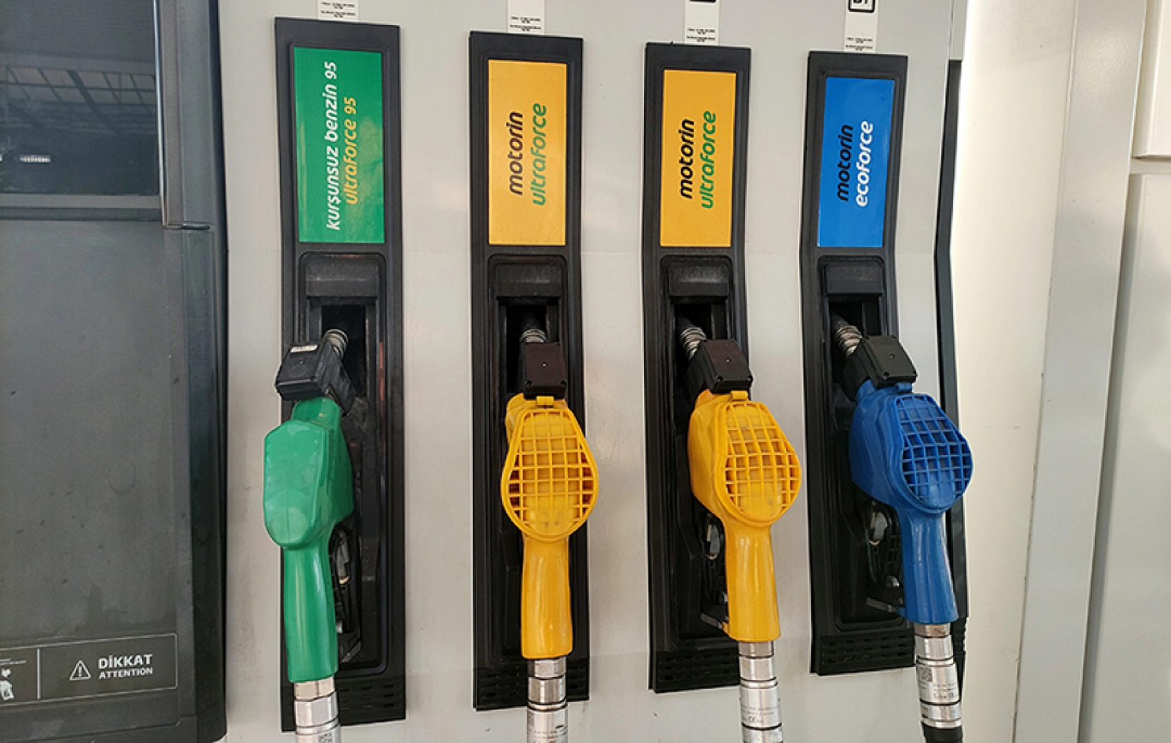 Benzine Bu Gece Yarısı Zam Geliyor: Peki, Malatya'da İlçe İlçe Fiyatlar Nasıl Olacak?