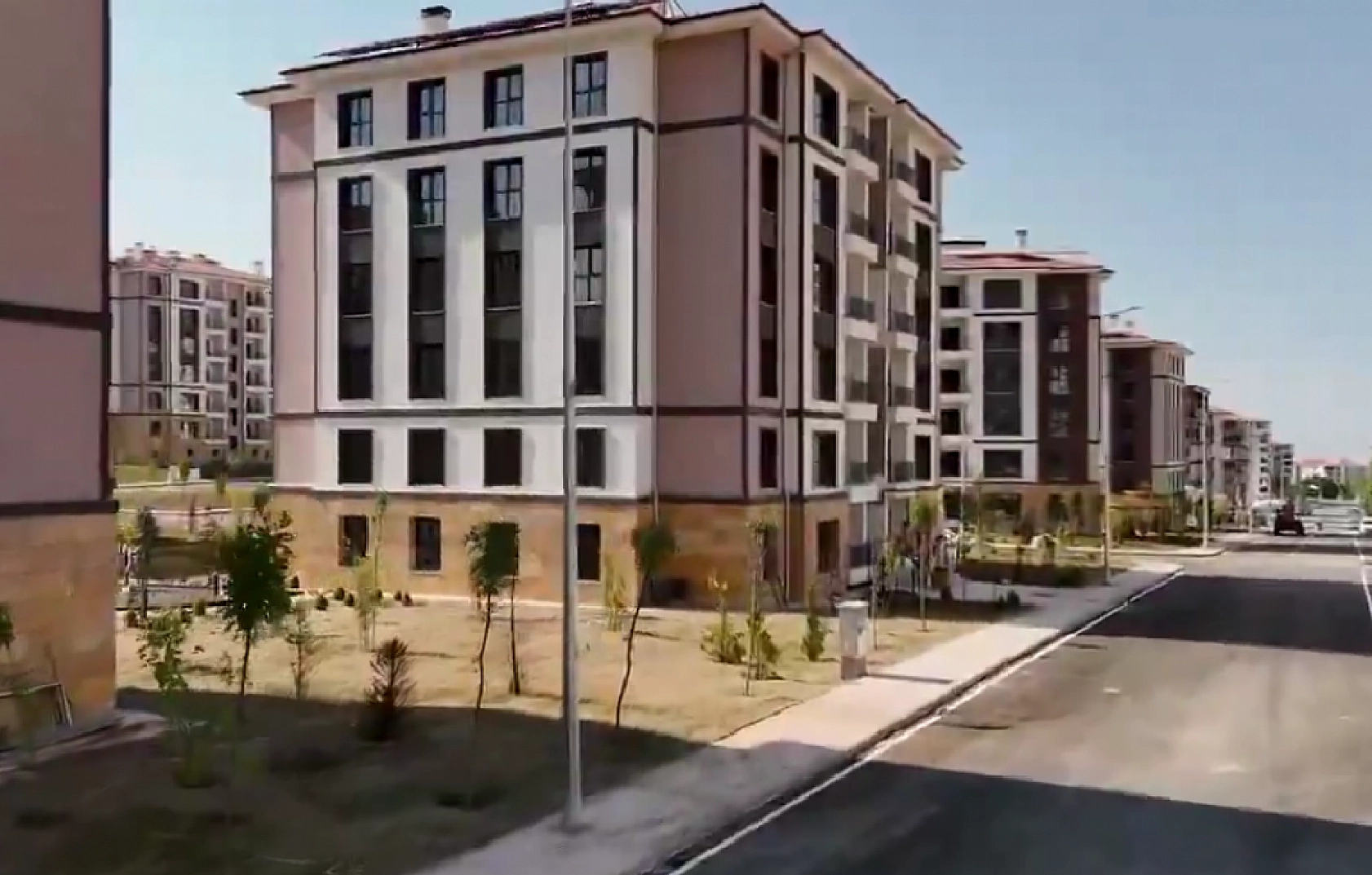 Malatya'da 345 Konut ve 4 Dükkan Sona Gelindi: Vali Yavuz, Son Halini Paylaştı...