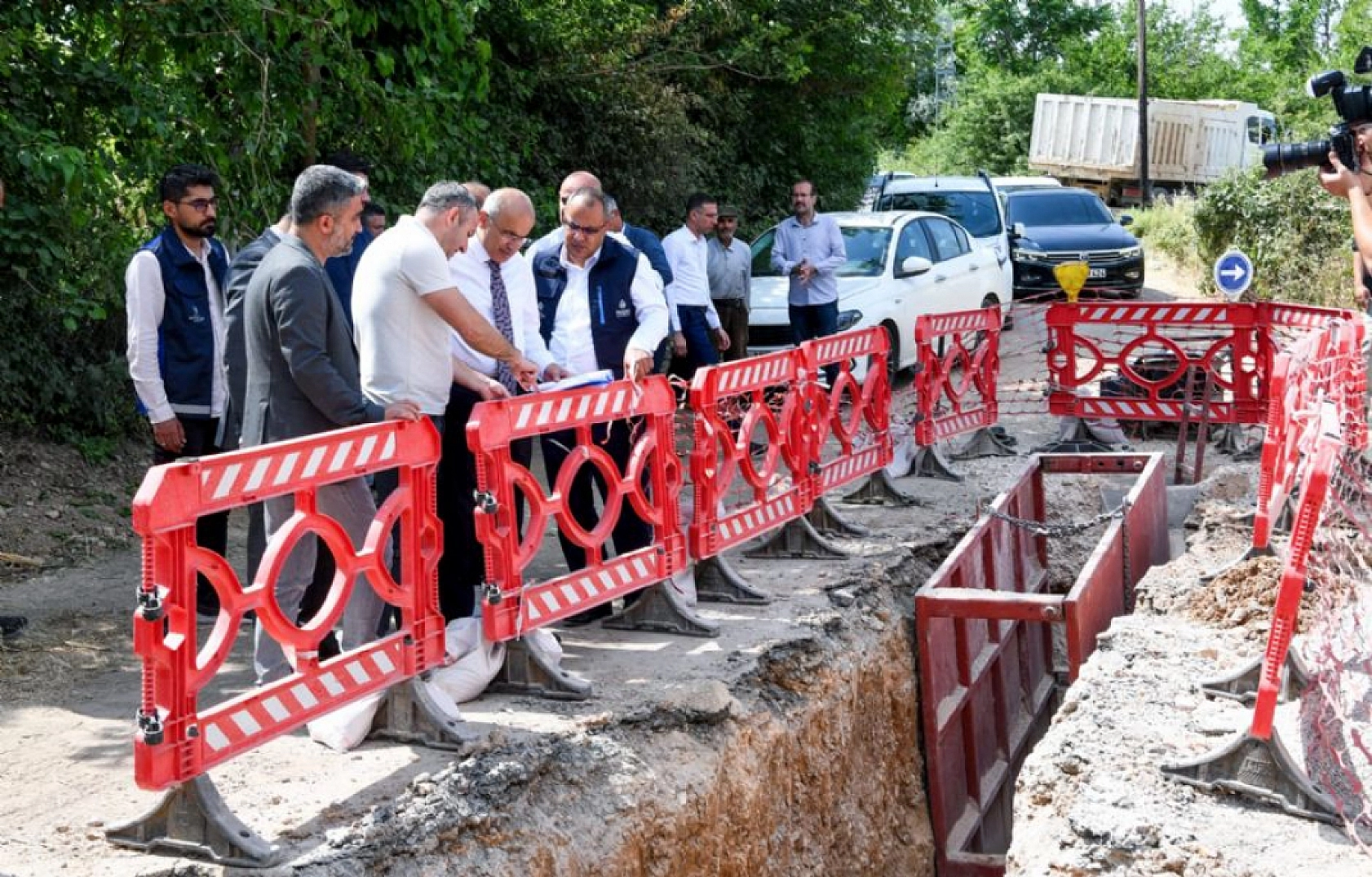MASKİ söktü, belediye asfaltlamayı unuttu: Mahalleli tozla savaşıyor