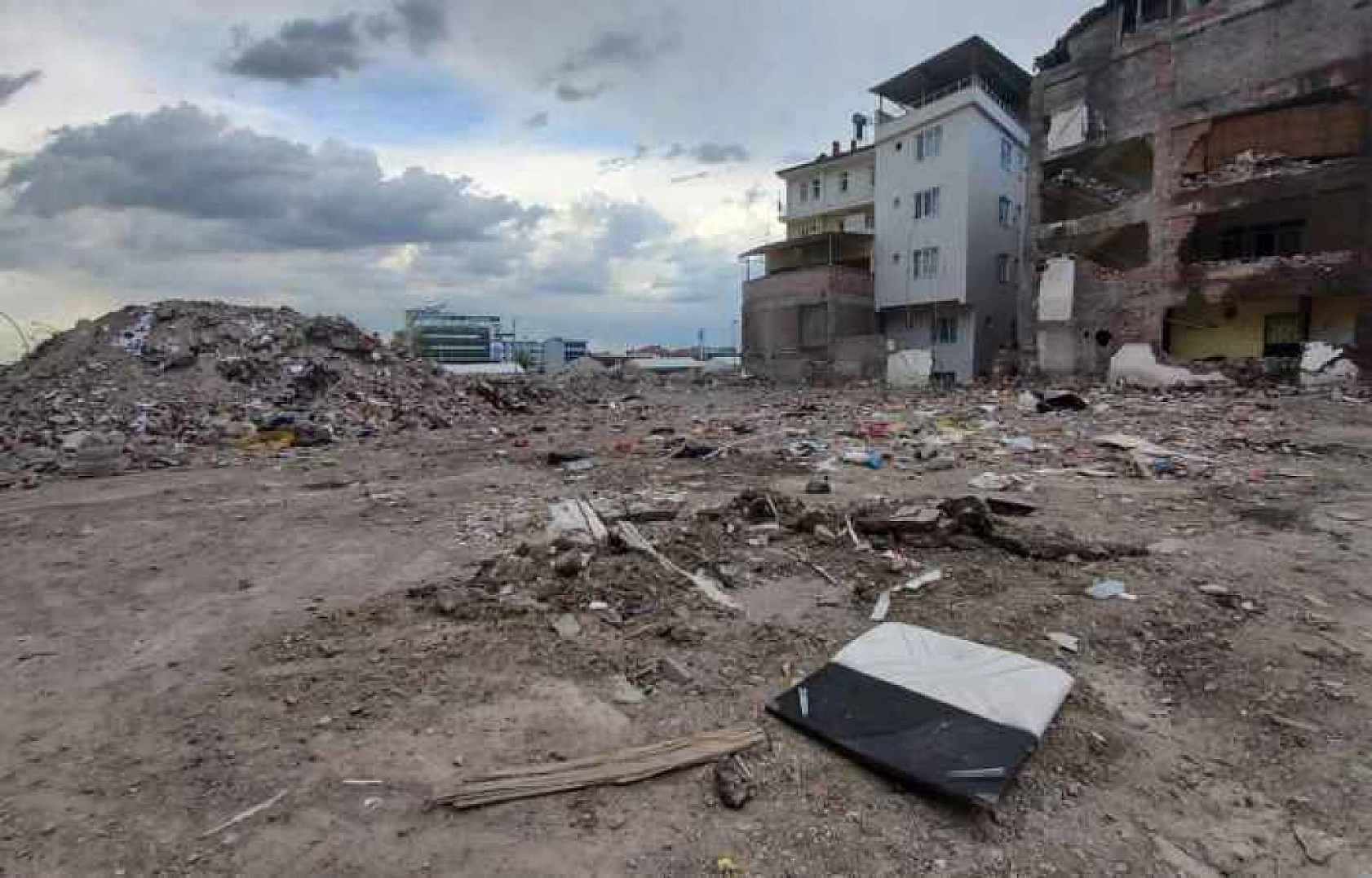 Deprem Uzmanı Malatya'da Güçlendirme Çalışmalarını Eleştirdi! Zemin Sorunu Büyük Risk!