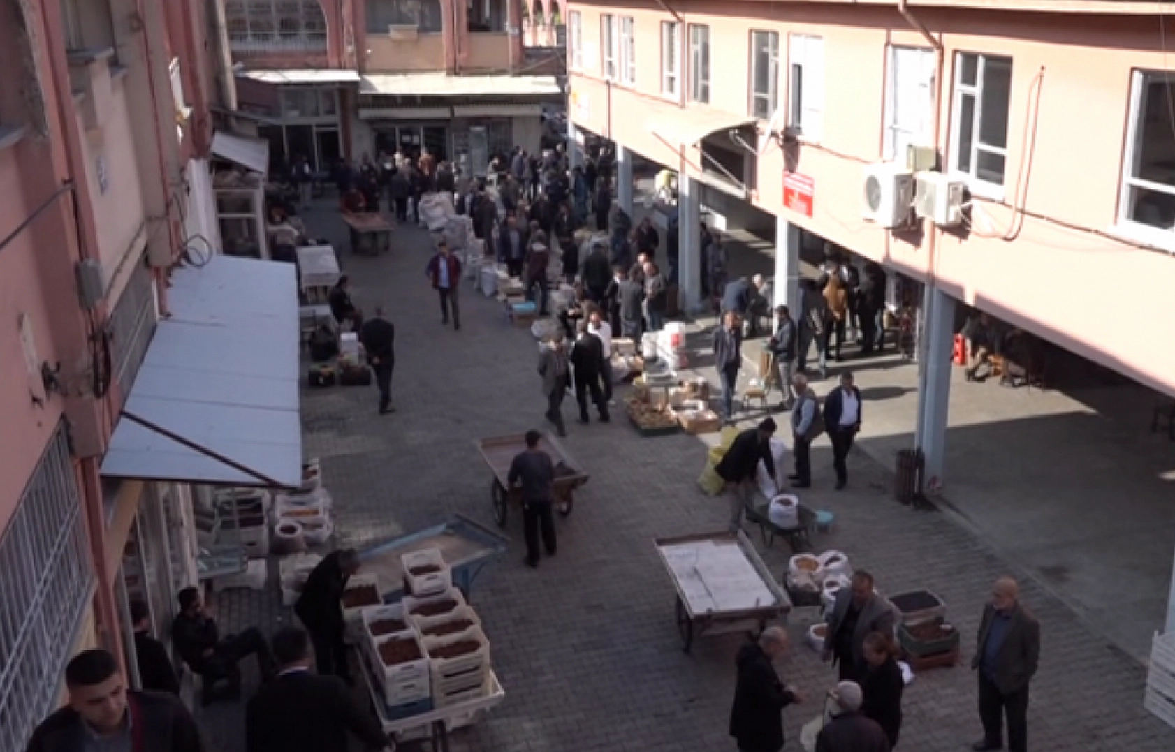 Malatya'da Eski Şire Pazarı'nda Orta Hasarlı Binalar, Ağır Hasarlı Sayıldı.. Yıkılacağı Tarih Belli Oldu...!!