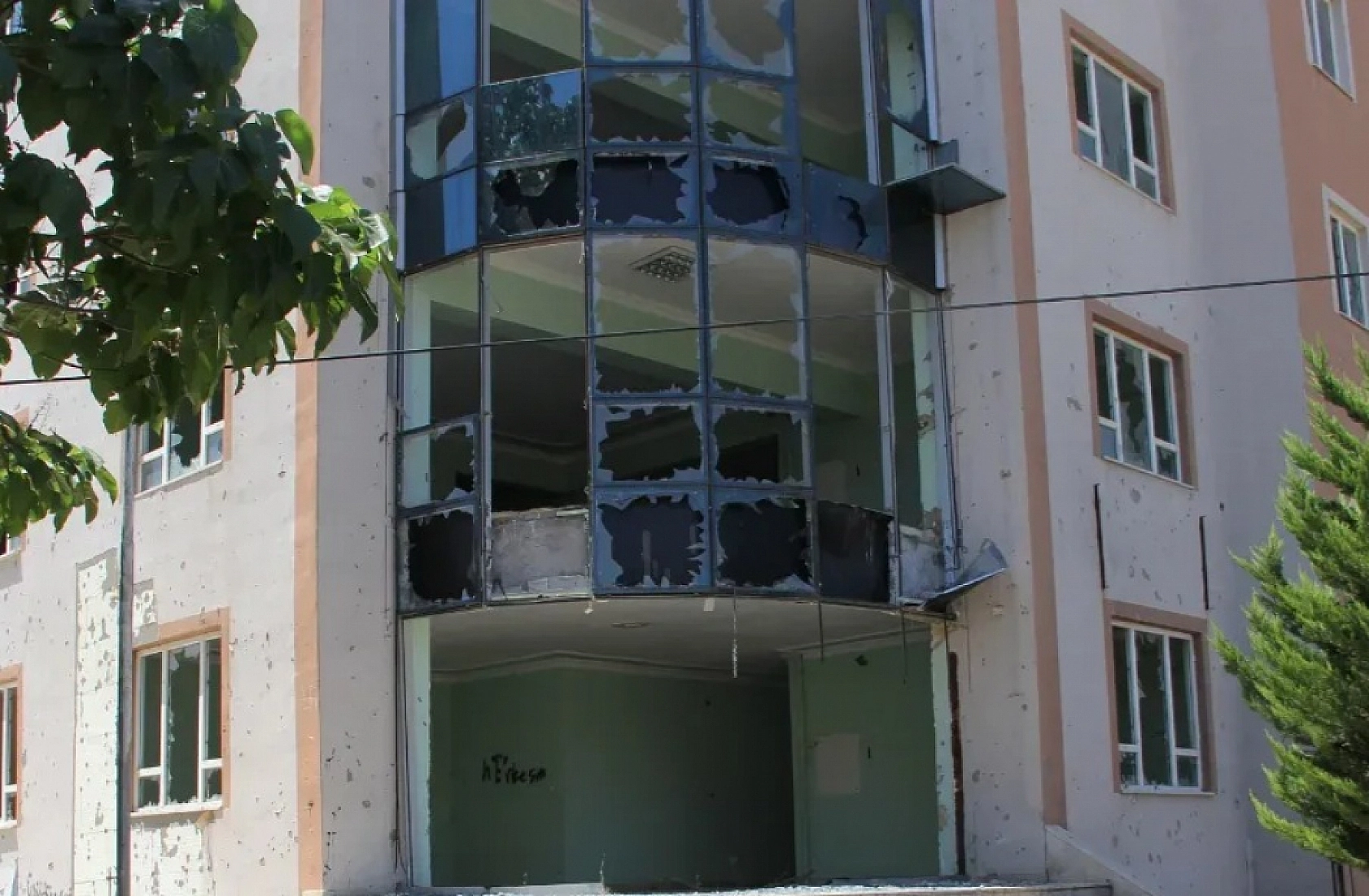 10 Yıllık Düğüm Çözülüyor: Malatya'daki Atıl Bina Nihayet Yıkılıyor!