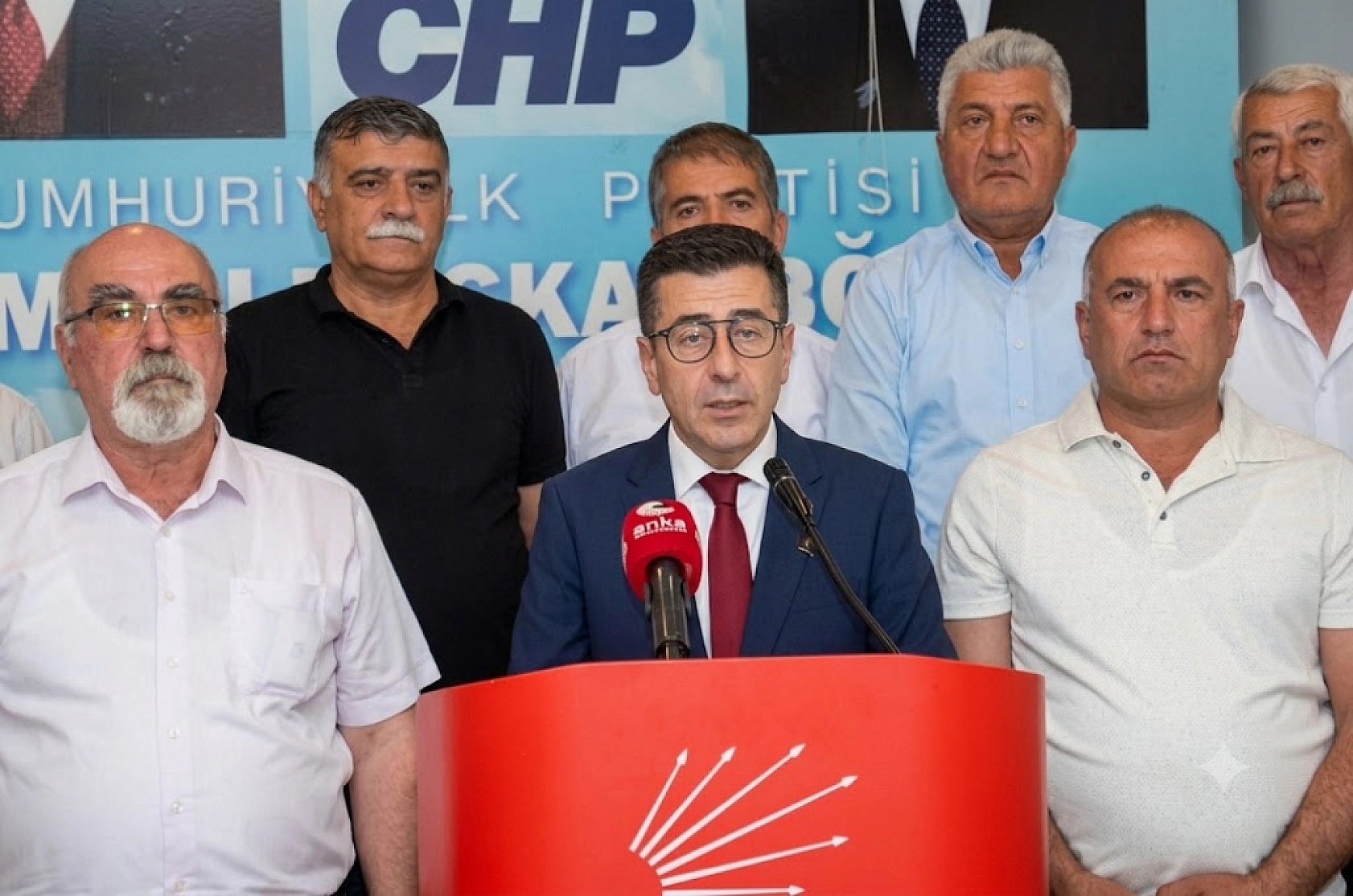 Malatya'da 13 ilçe başkanından Özgür Özel'e destek
