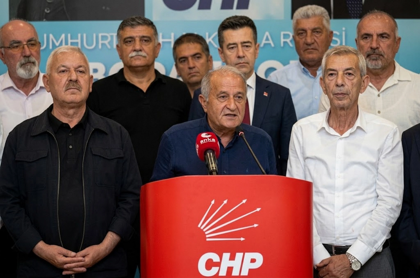 Malatya'da 13 ilçe başkanından Özgür Özel'e destek