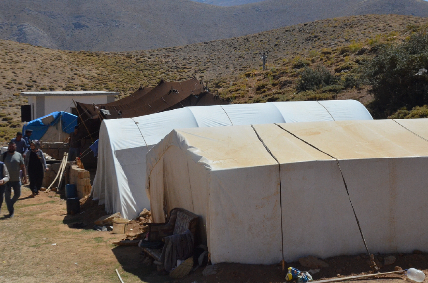 Malatya'da Bürücek Yaylası'nda Üreticiler Zor Durumda..! İmkansızlığa Rağmen Üretim Yapıyorlar...