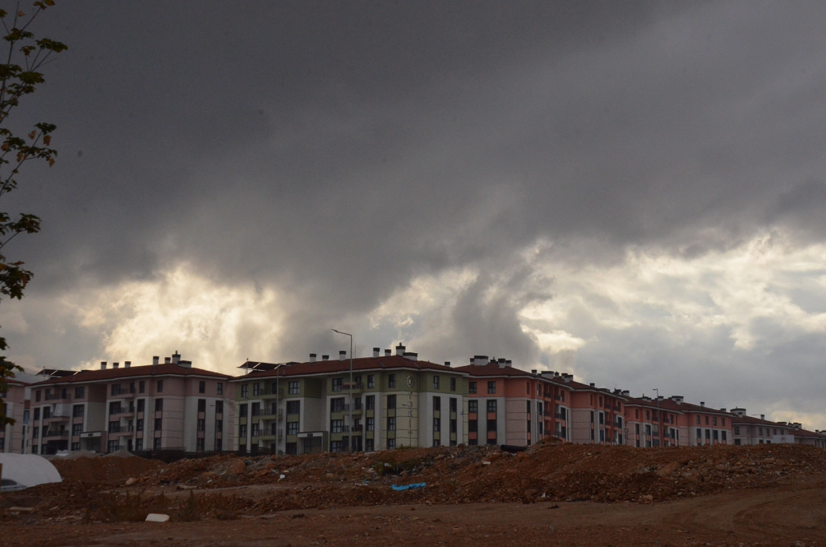 Vali Yavuz Açıkladı: Yeni Kuralar ve Teslimatlar Yakın Zamanda