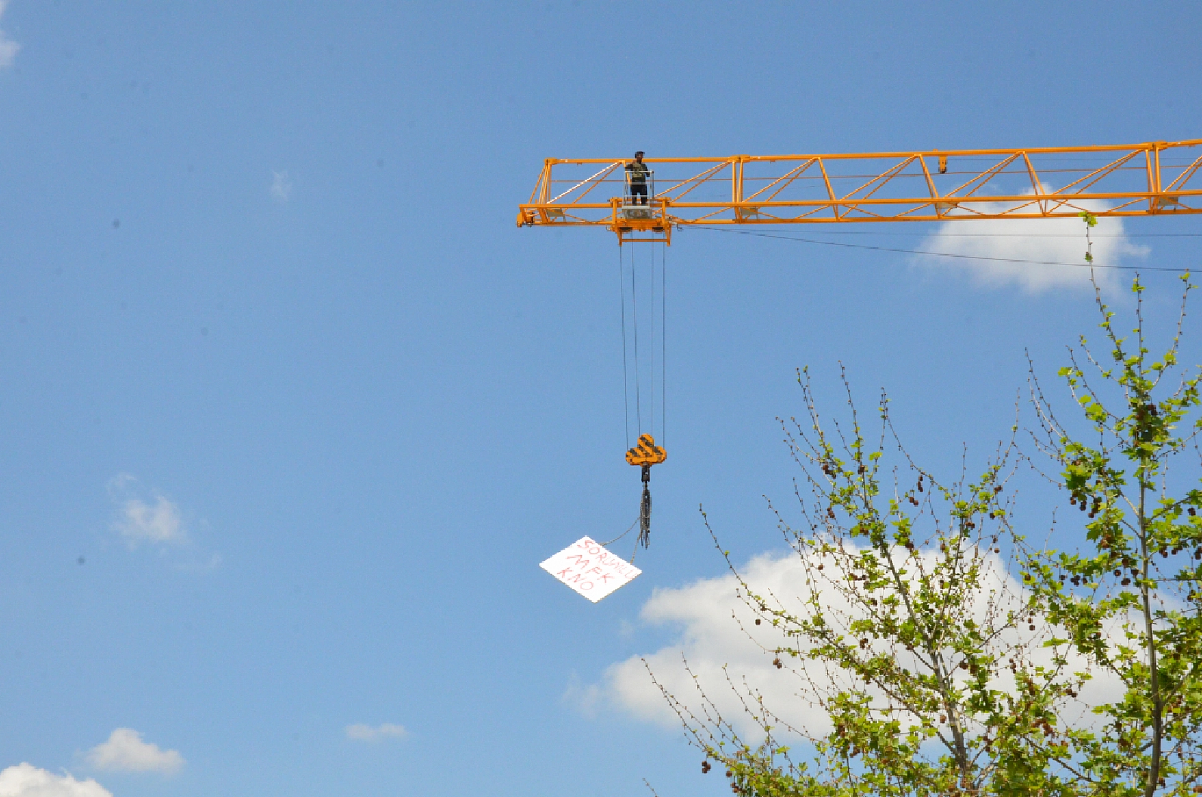 Malatya'da TOKİ  şantiyesinde vinçli eylem..! 4 Aydır paralarını alamadılar…