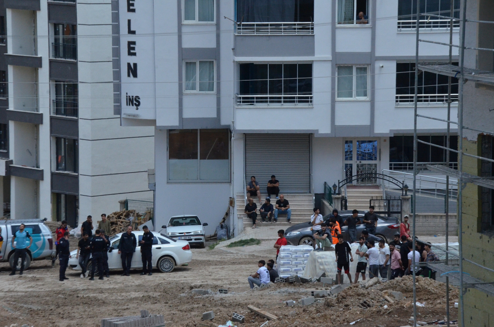 Malatya'da TOKİ  şantiyesinde vinçli eylem..! 4 Aydır paralarını alamadılar…