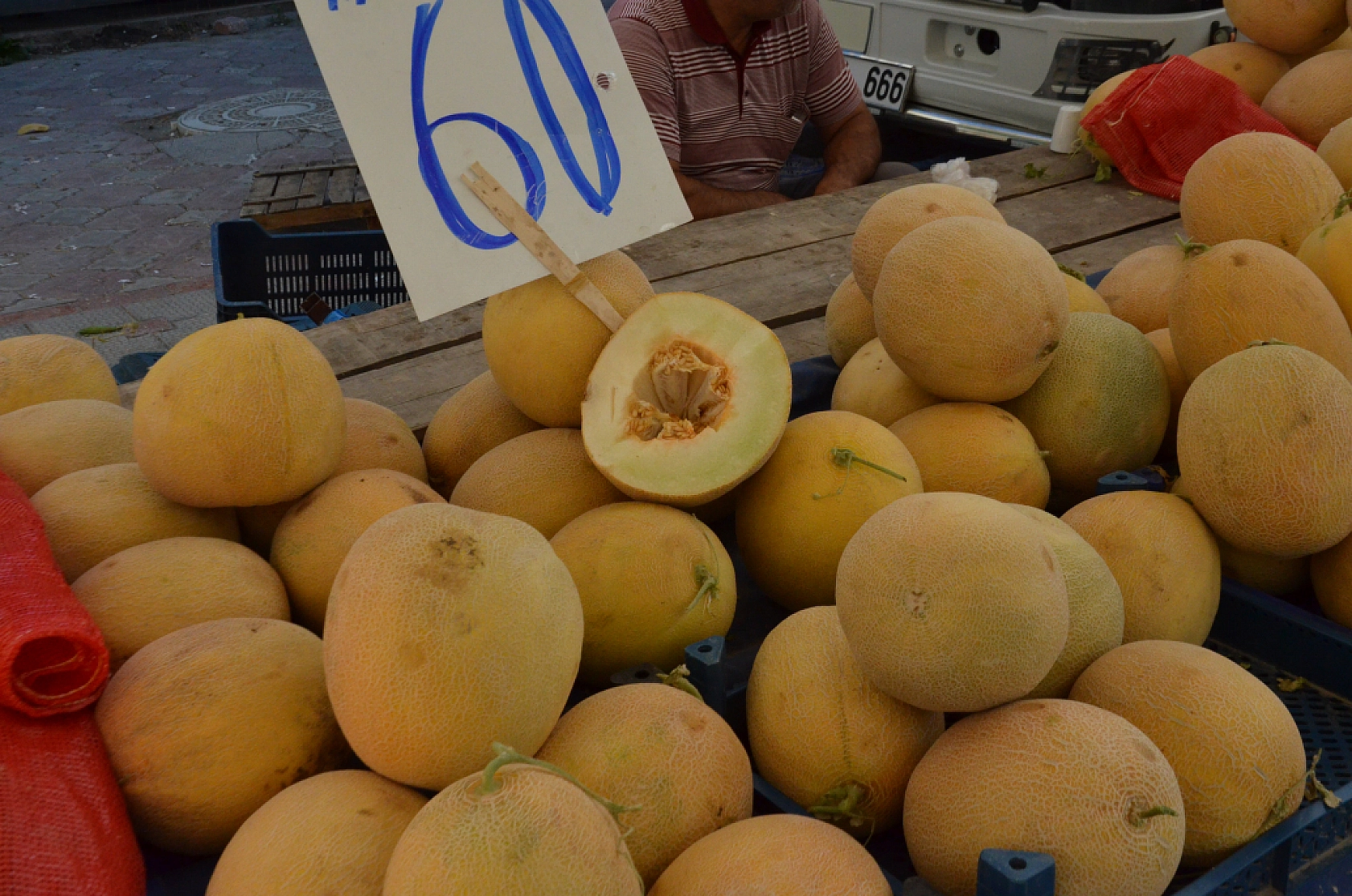 Malatya'da pazar tezgahları şenlendi: Fiyatlar düşmeye başladı