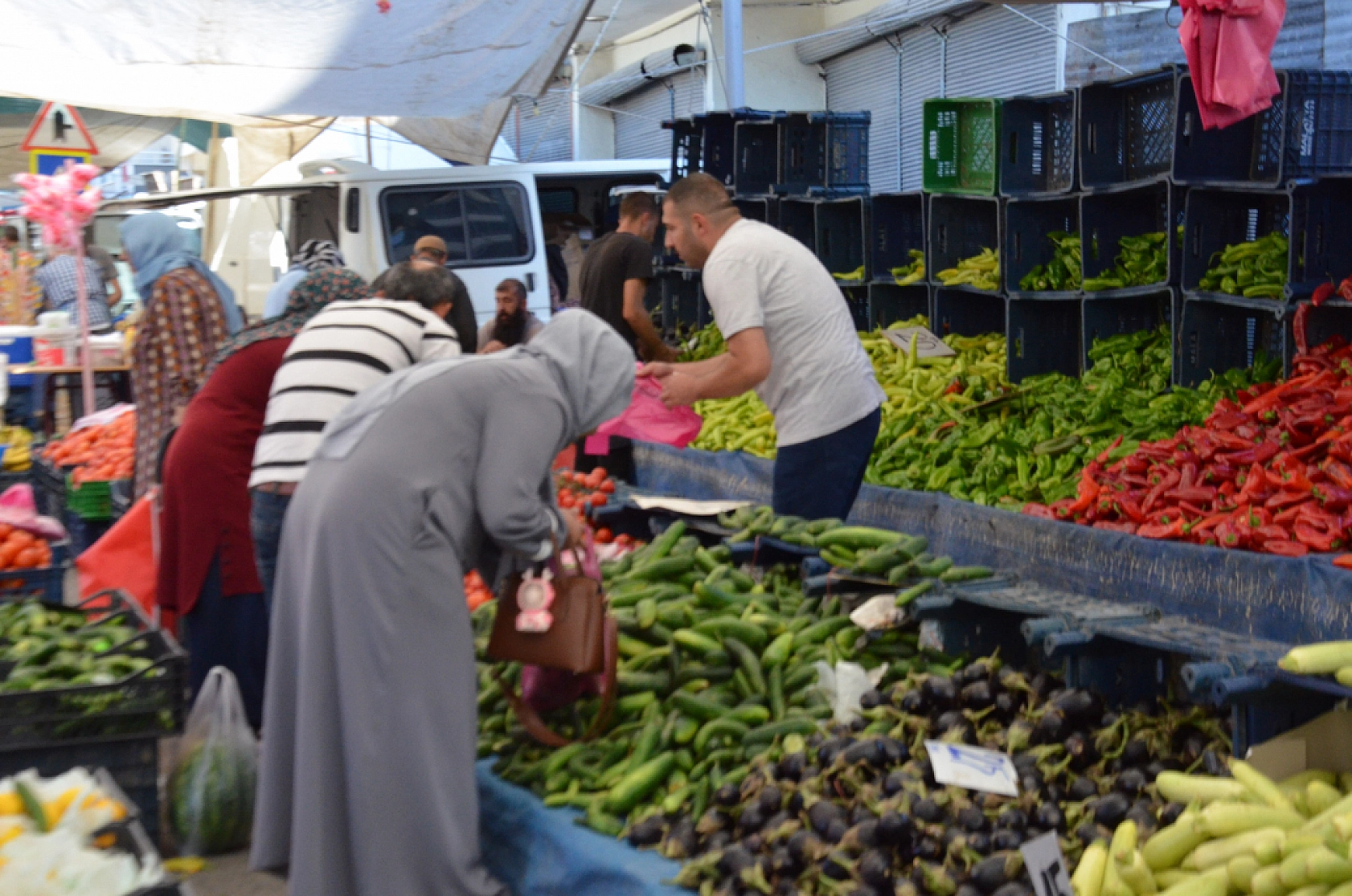 Malatya'da pazar tezgahları şenlendi: Fiyatlar düşmeye başladı