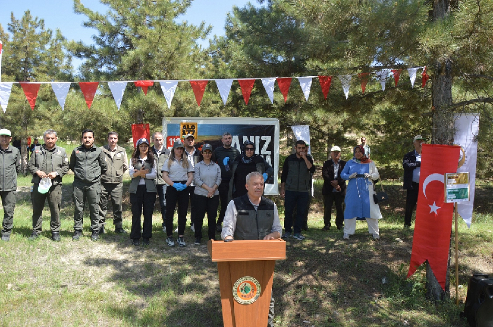 Malatya'da 'Orman Benim' duyarlılığı: Öğrenciler ormanı temizledi