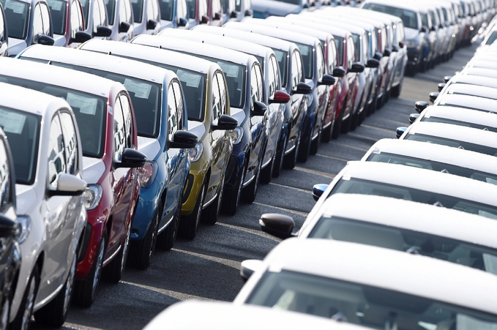 Vatandaşların Tercihi Değişmedi: Peki, Otomobilde Hangi Renkler Ön Plana Çıktı? İşte Detaylar…