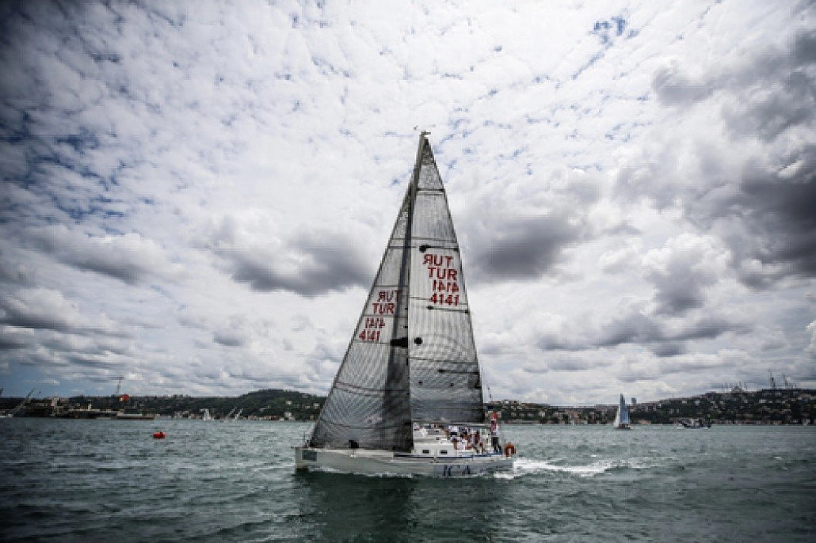 İstanbul Boğazı'nda yelken şöleni