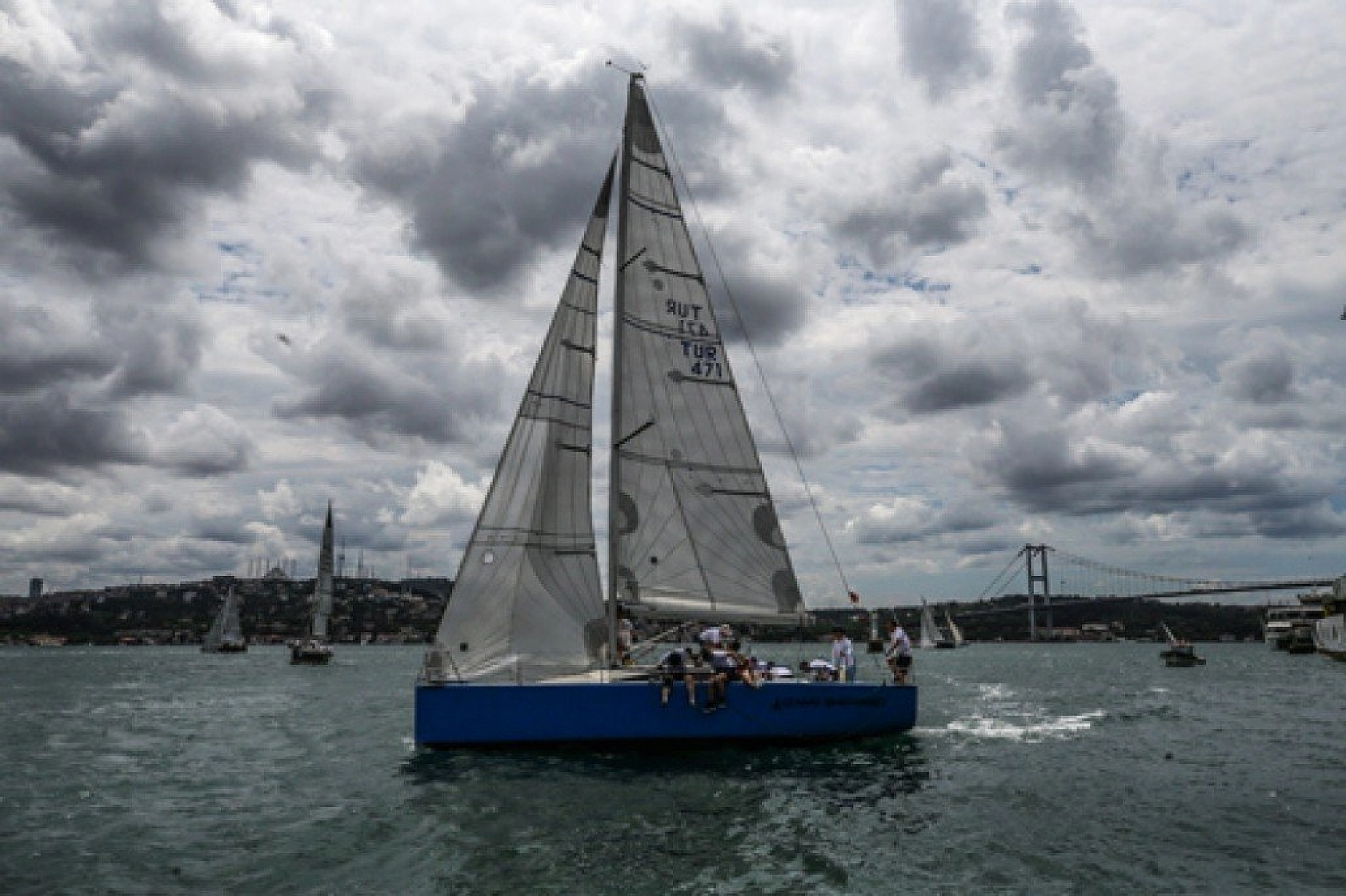 İstanbul Boğazı'nda yelken şöleni
