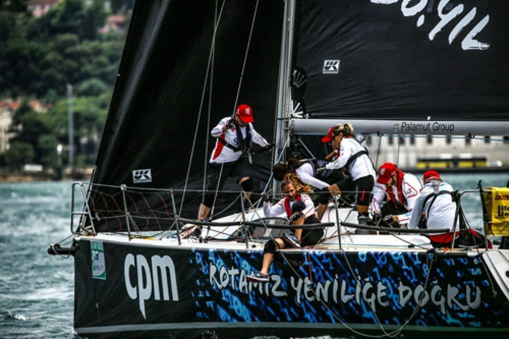 İstanbul Boğazı'nda yelken şöleni