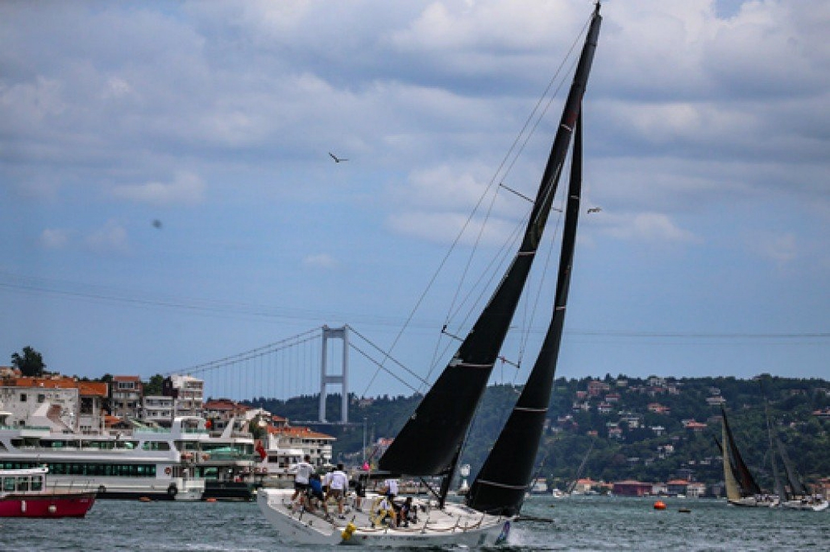 İstanbul Boğazı'nda yelken şöleni