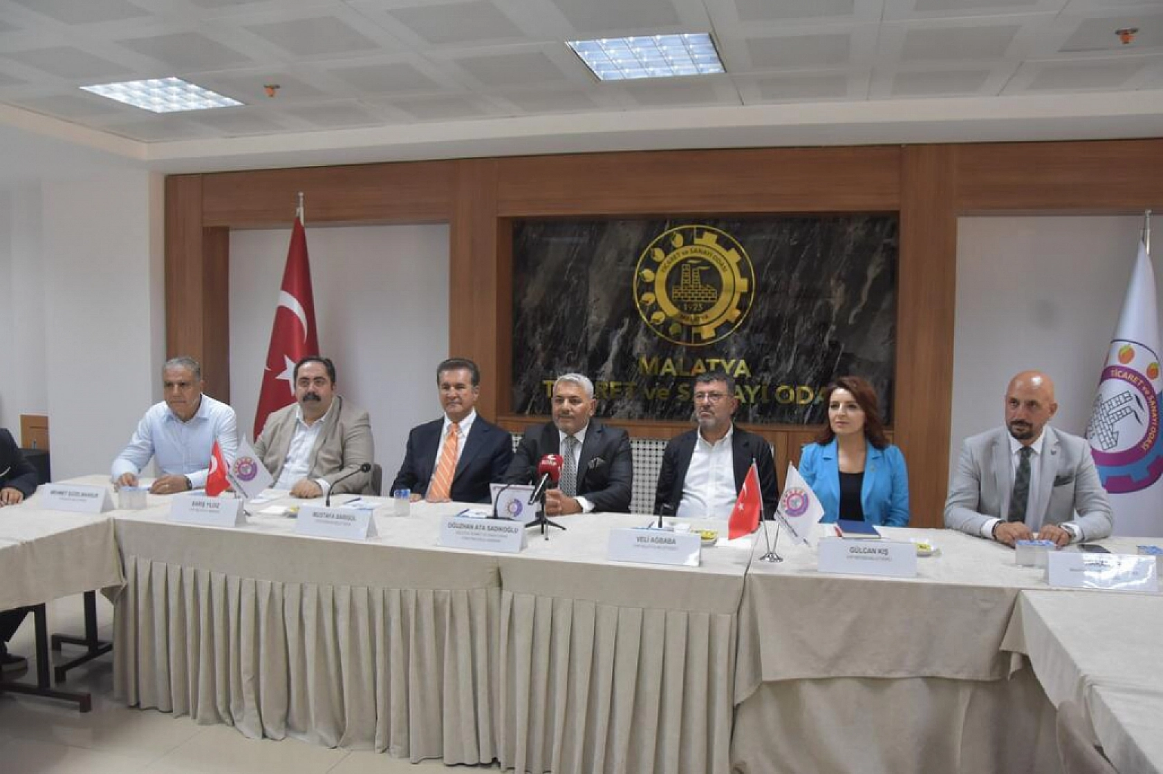 Malatya'da yüzlerce şirket kapandı || 'Yüzde elli azaldı'