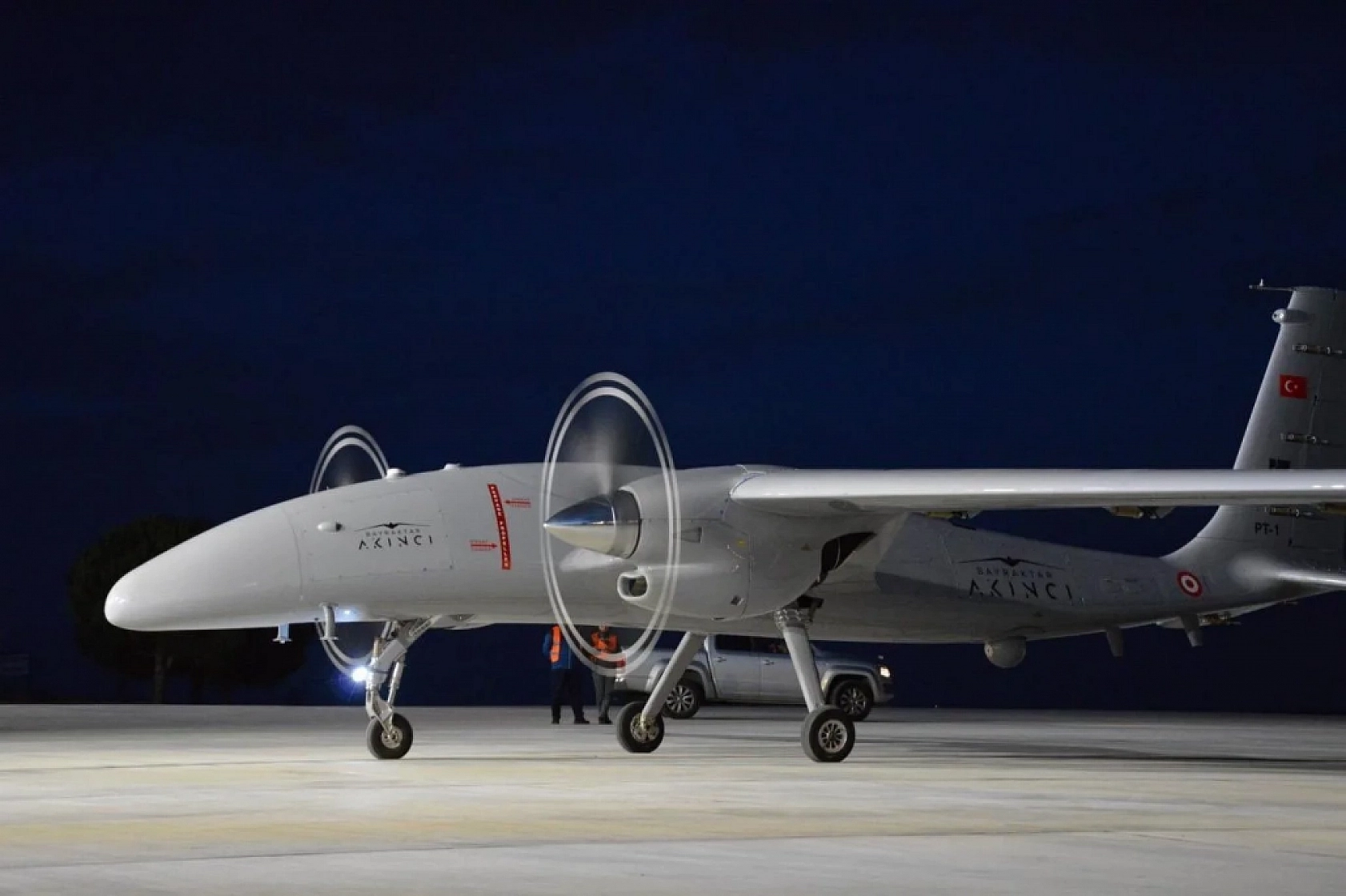 Musk, Bayraktar ve F-35: Askeri havacılığın geleceği nasıl şekillenecek?