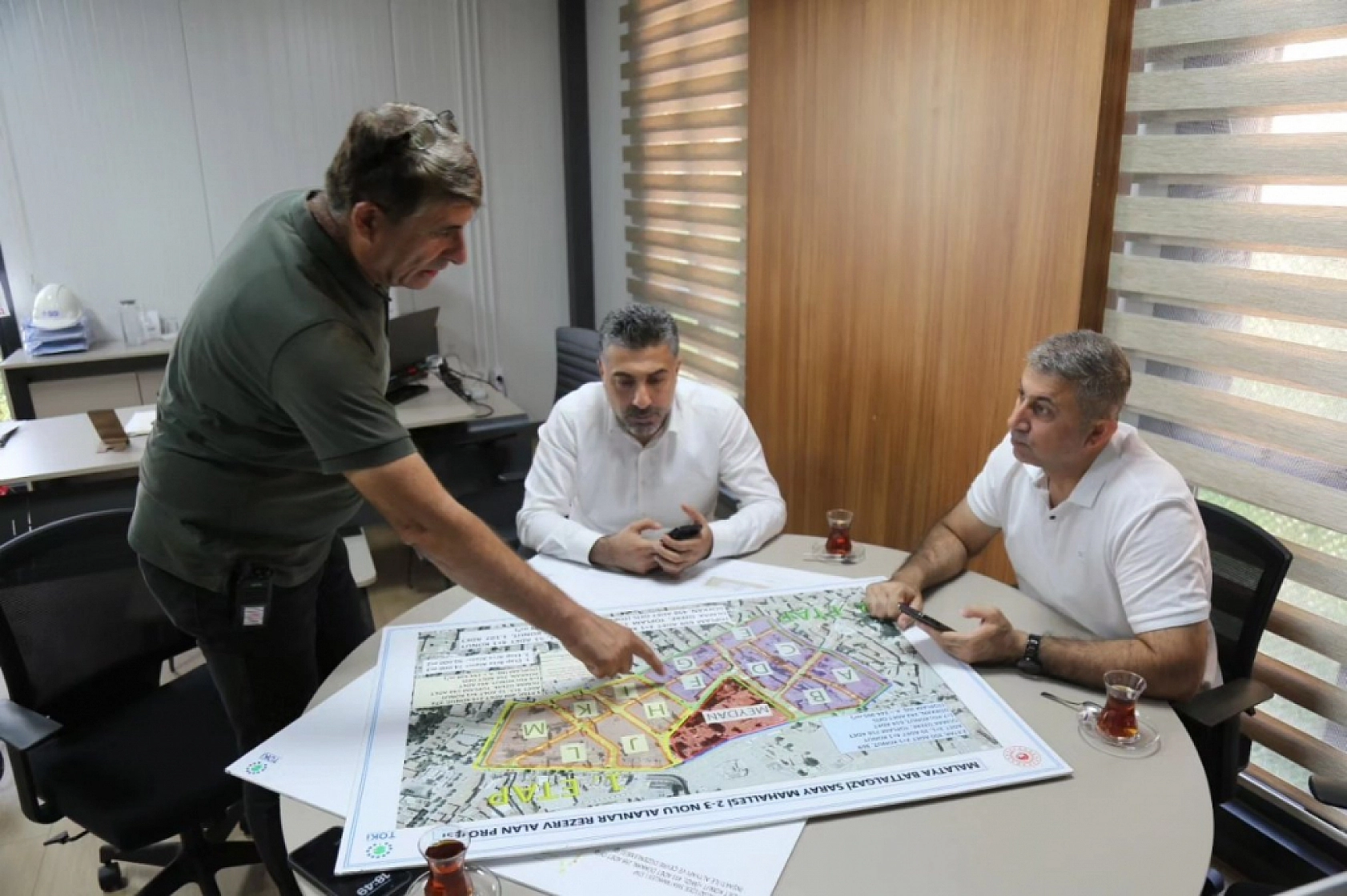 Saray Mahallesinde yapılan işyeri ve konutlar ne aşamada?