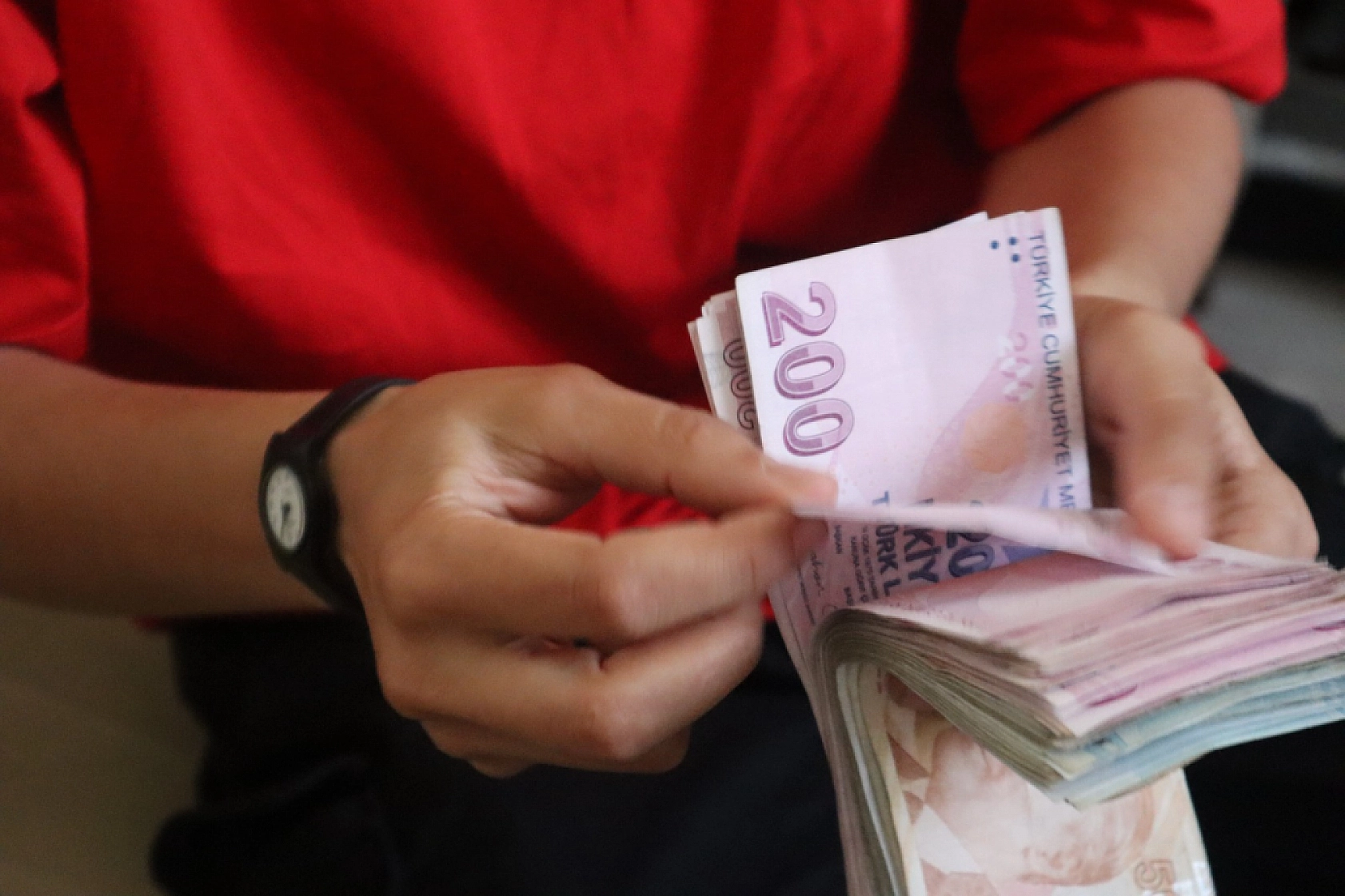 Milyonlar Asgari Ücret Zammını Bekliyor: İşte Beklenen Rakamlar