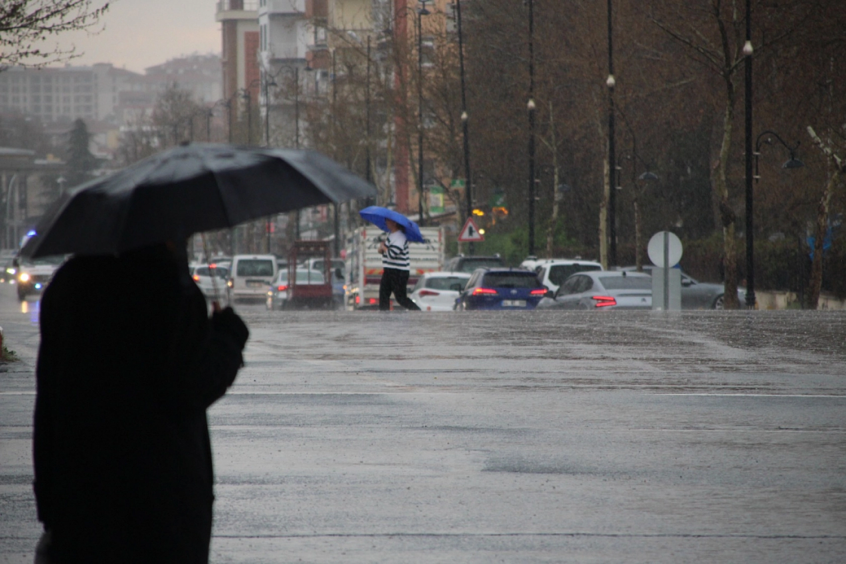 Meteoroloji'den Malatya için kritik uyarı: Öğleden sonra gök gürültülü sağanak ve fırtına bekleniyor!