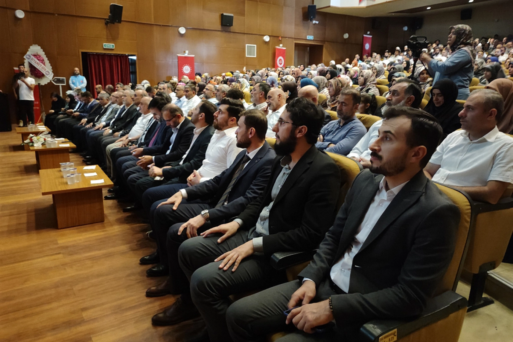 İşleyen: 'Aileyi Tehdit Eden En Büyük Unsurlardan Biri Maddenin Putlaştırılması'