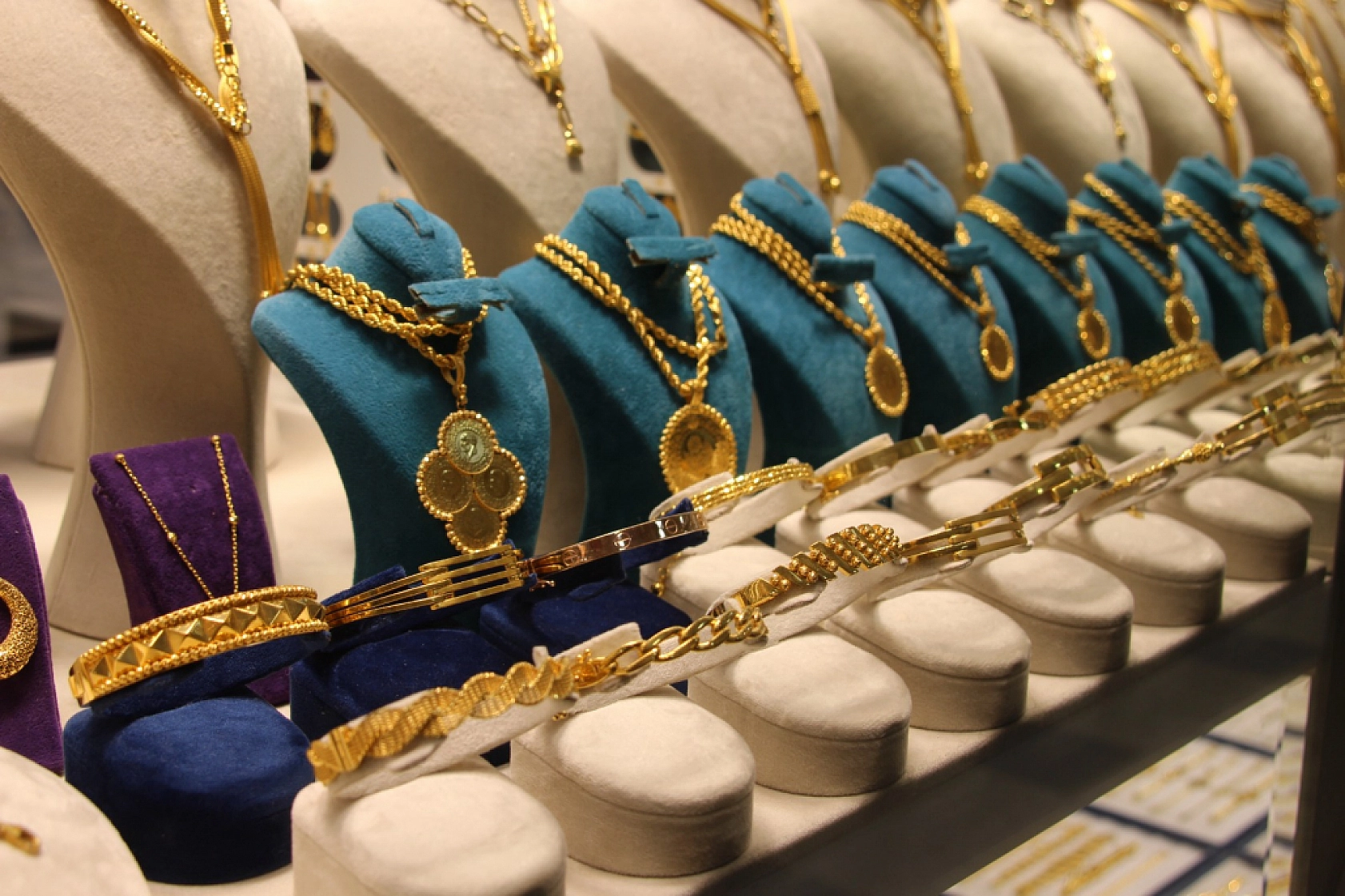 Altın Hafta Nasıl Başladı? İşte Güncel Gram, Çeyrek Fiyatları...