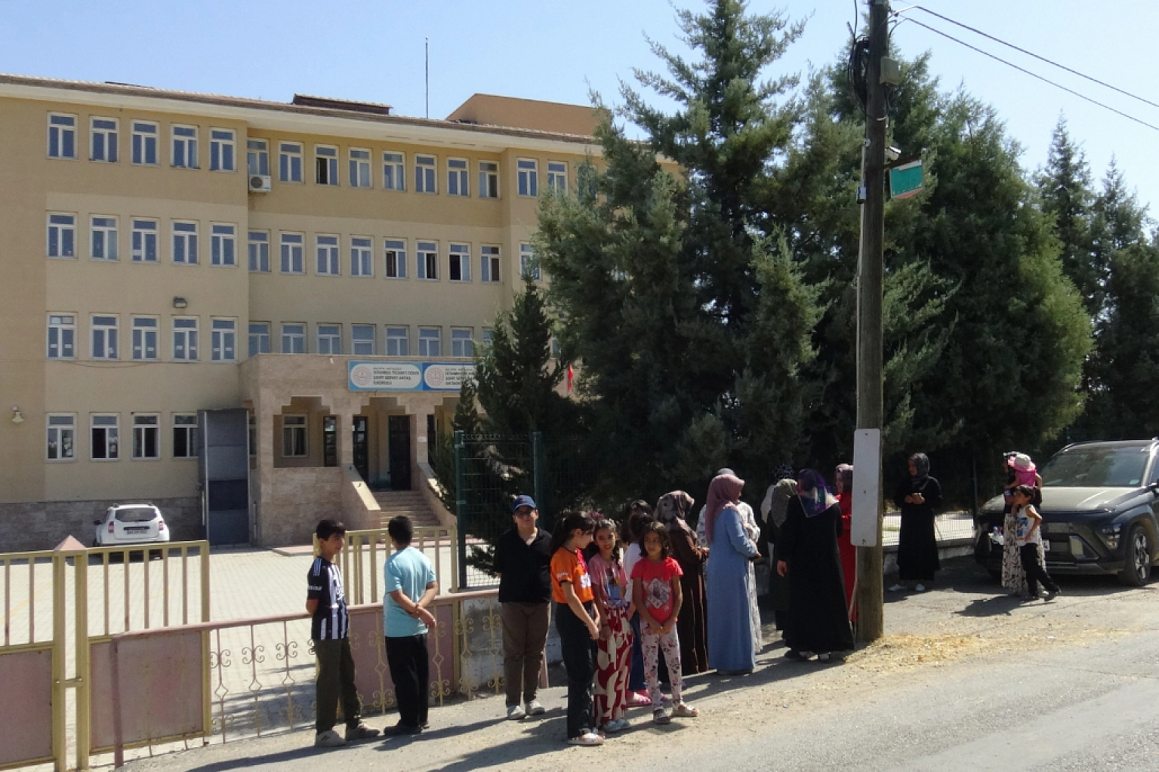 Malatya'da öğrenci servisleri durdu: Öğrenciler okula nasıl gidecek?