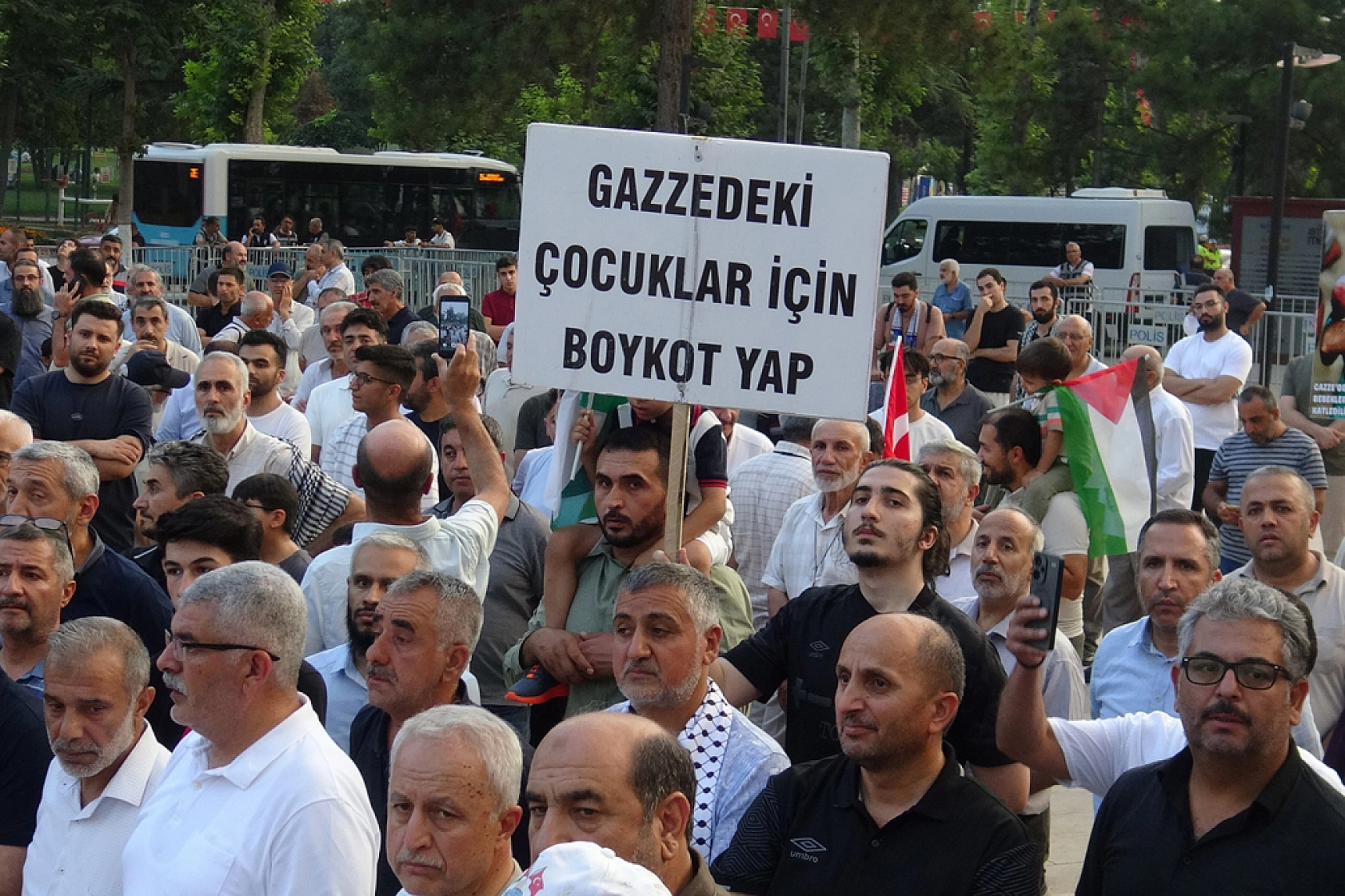 Elektrik, Su, Gıda, İlaç Yok: Malatya'dan Gazze İçin Vicdan Çağrısı!