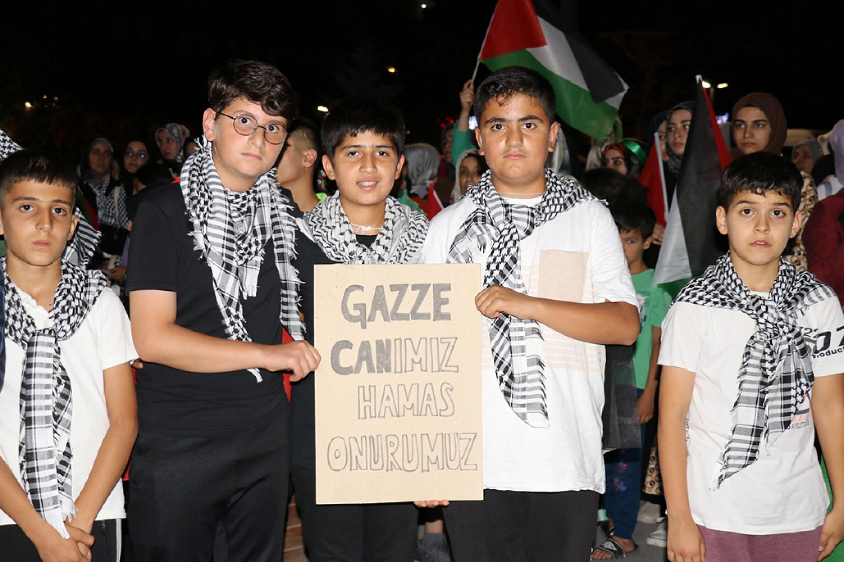 Malatya'da binlerce kişi bir araya geldi