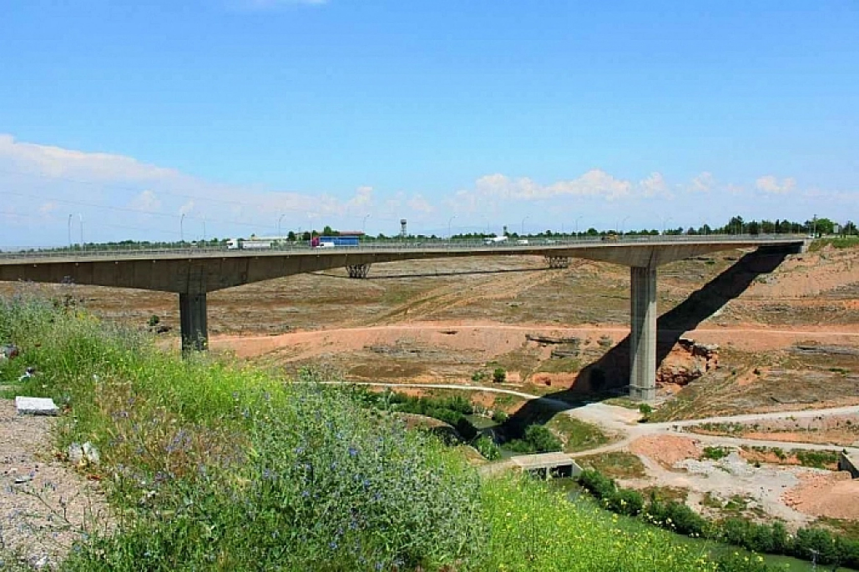 Malatya'da Viyadük Krizi: Ticari Hayat Durdu...!