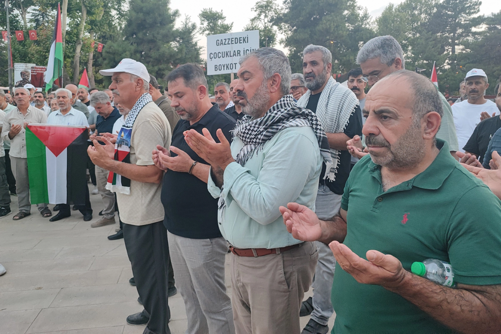 Elektrik, Su, Gıda, İlaç Yok: Malatya'dan Gazze İçin Vicdan Çağrısı!