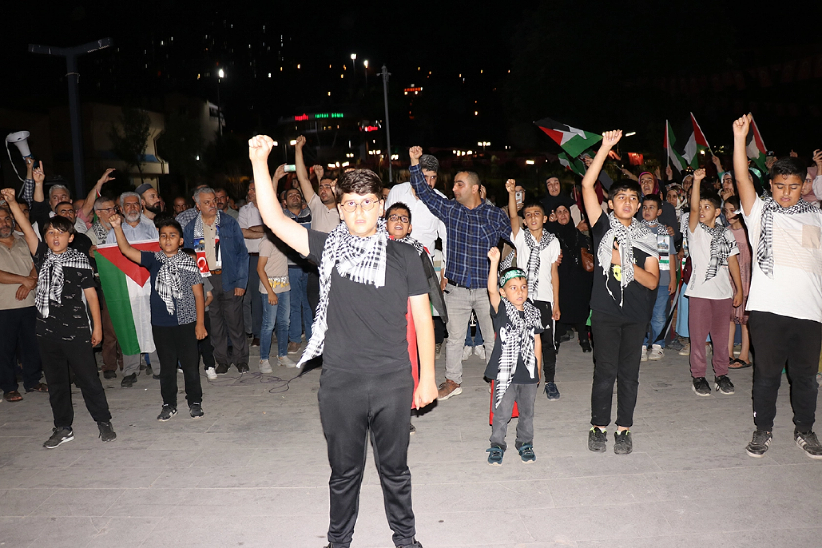 Malatya'da binlerce kişi bir araya geldi