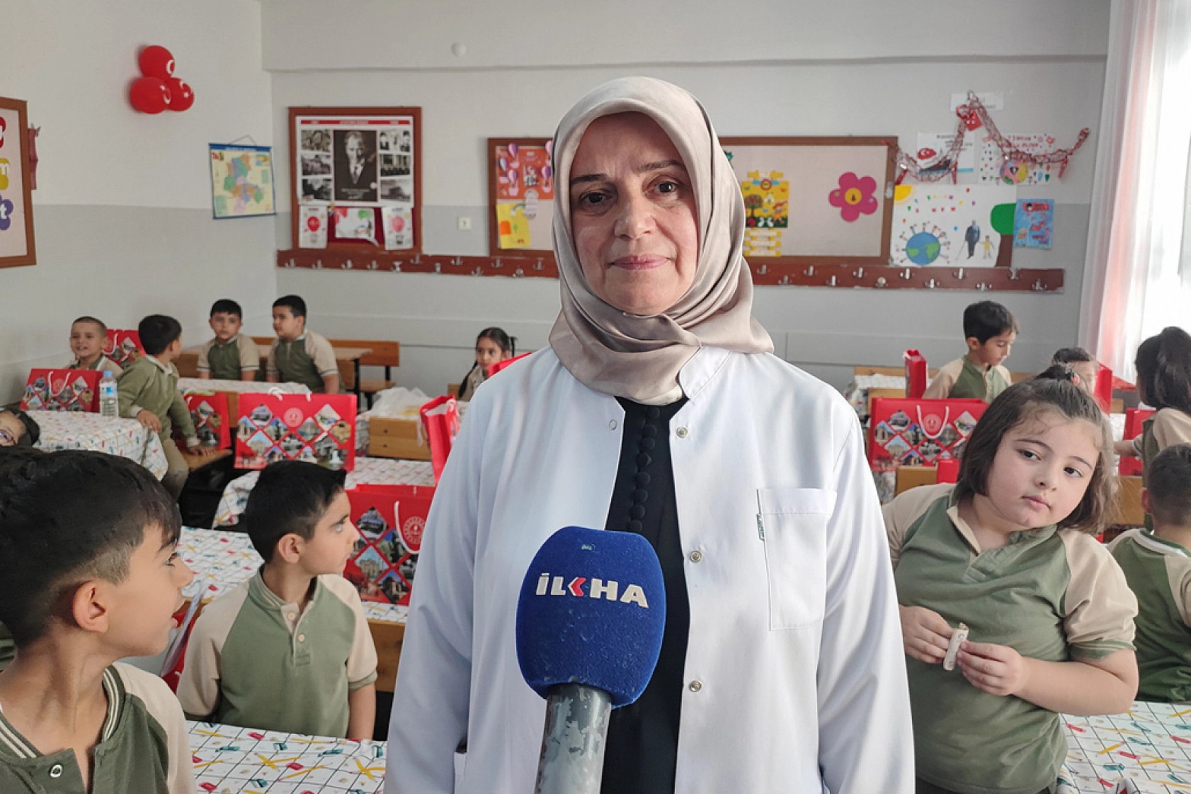 Gazzeli kardeşlerin karne sevinçleri buruk kaldı