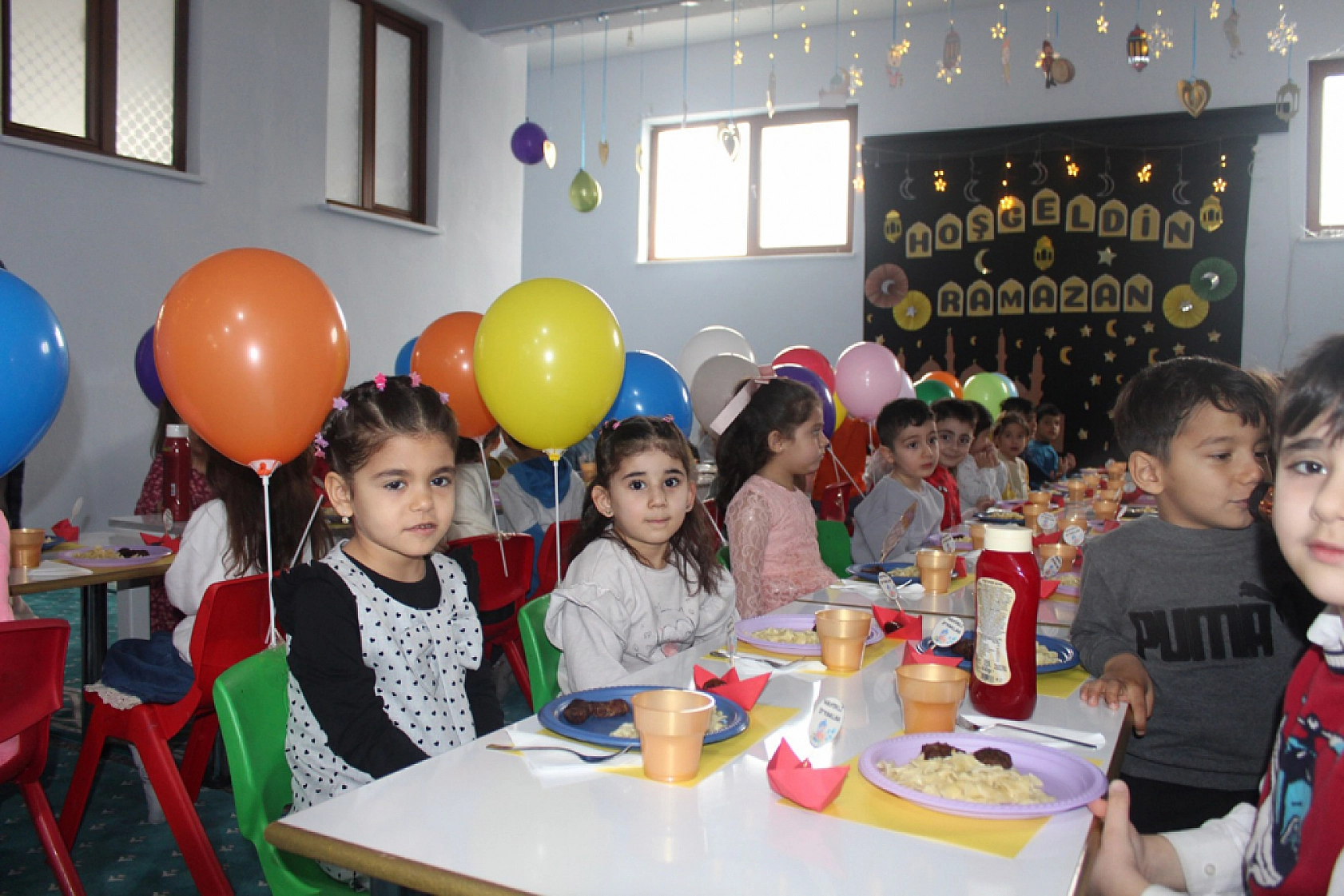 Minikler tekne orucuyla Ramazan'ı yaşadı