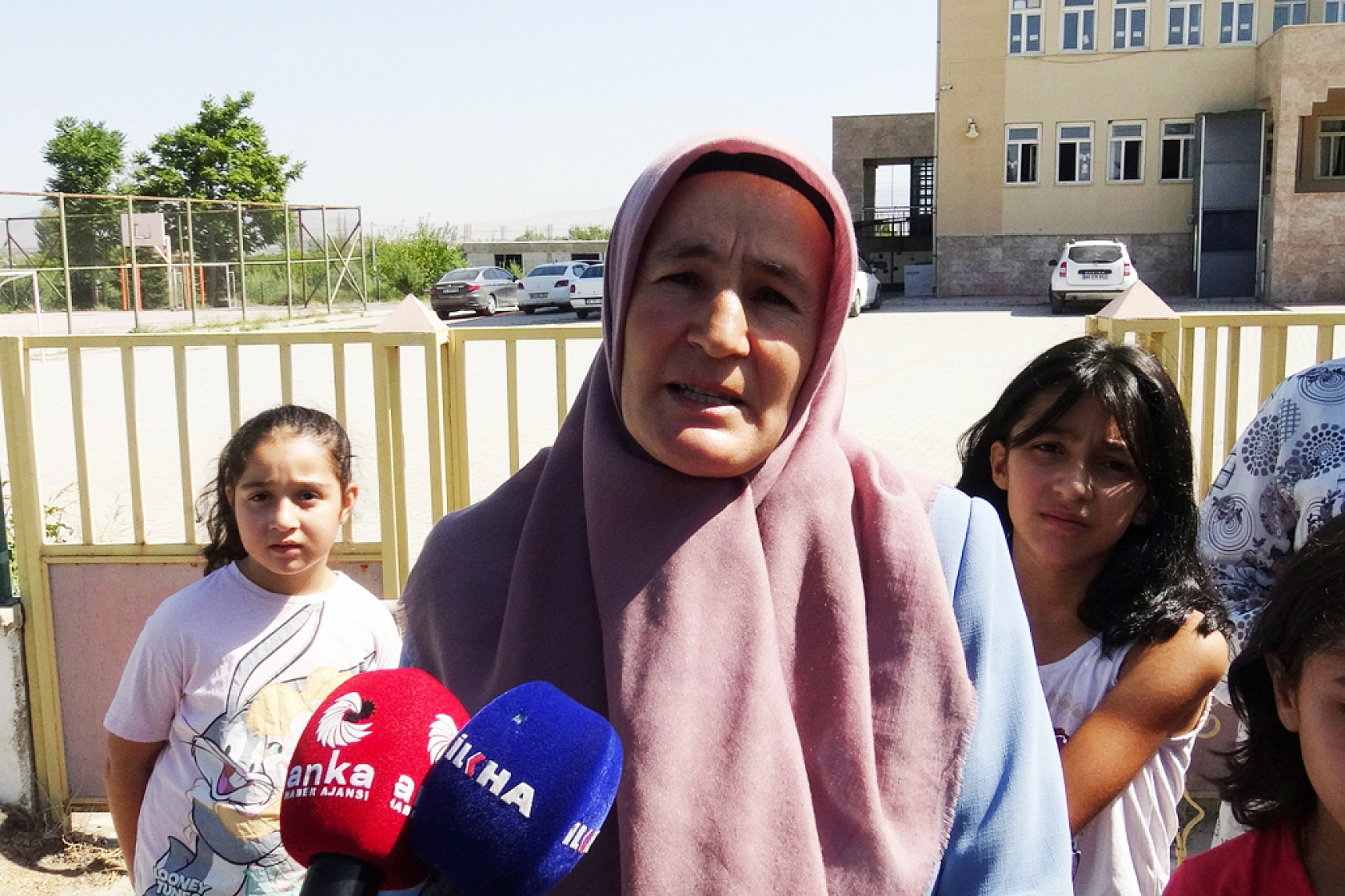 Malatya'da öğrenci servisleri durdu: Öğrenciler okula nasıl gidecek?