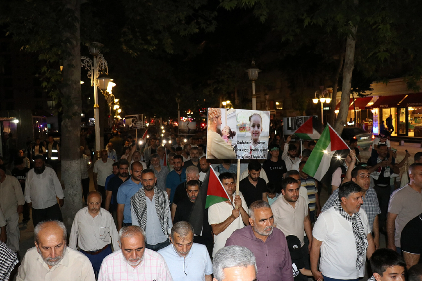 Malatya'da binlerce kişi bir araya geldi