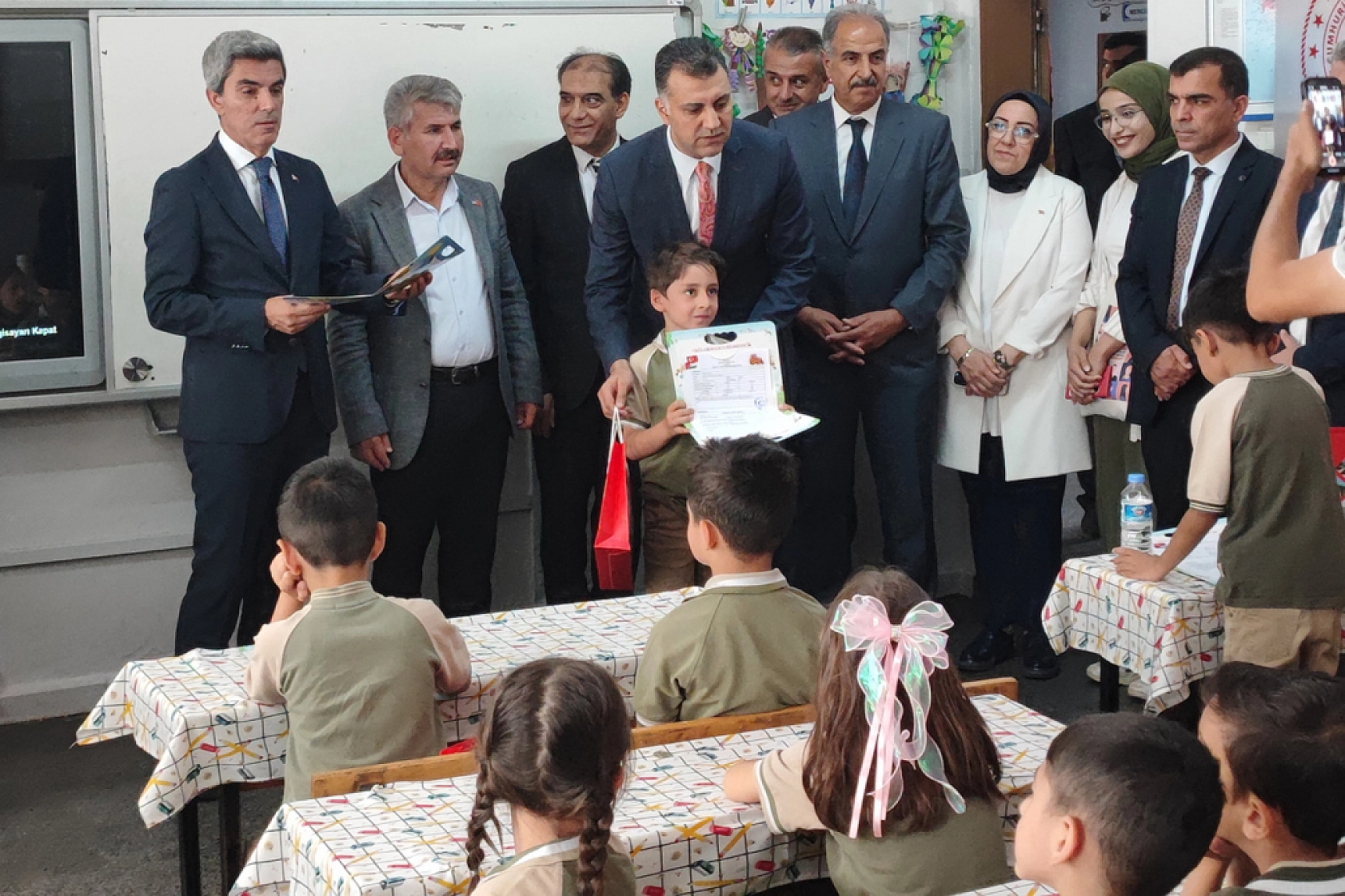 Malatya'dan anlamlı mesaj: Karne heyecanına Gazze hassasiyeti!