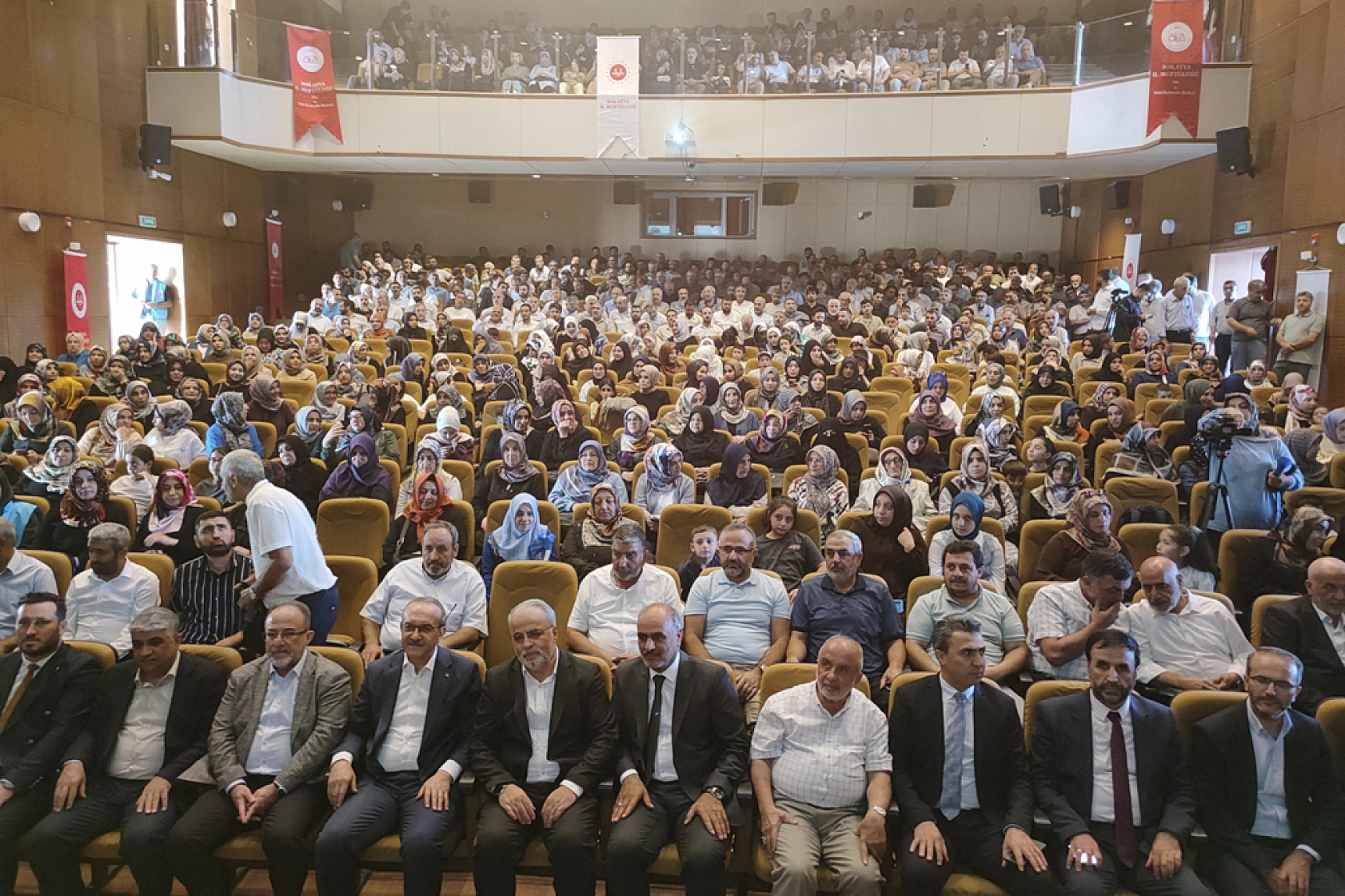 Aileyi yıkan tüketim tutkusu