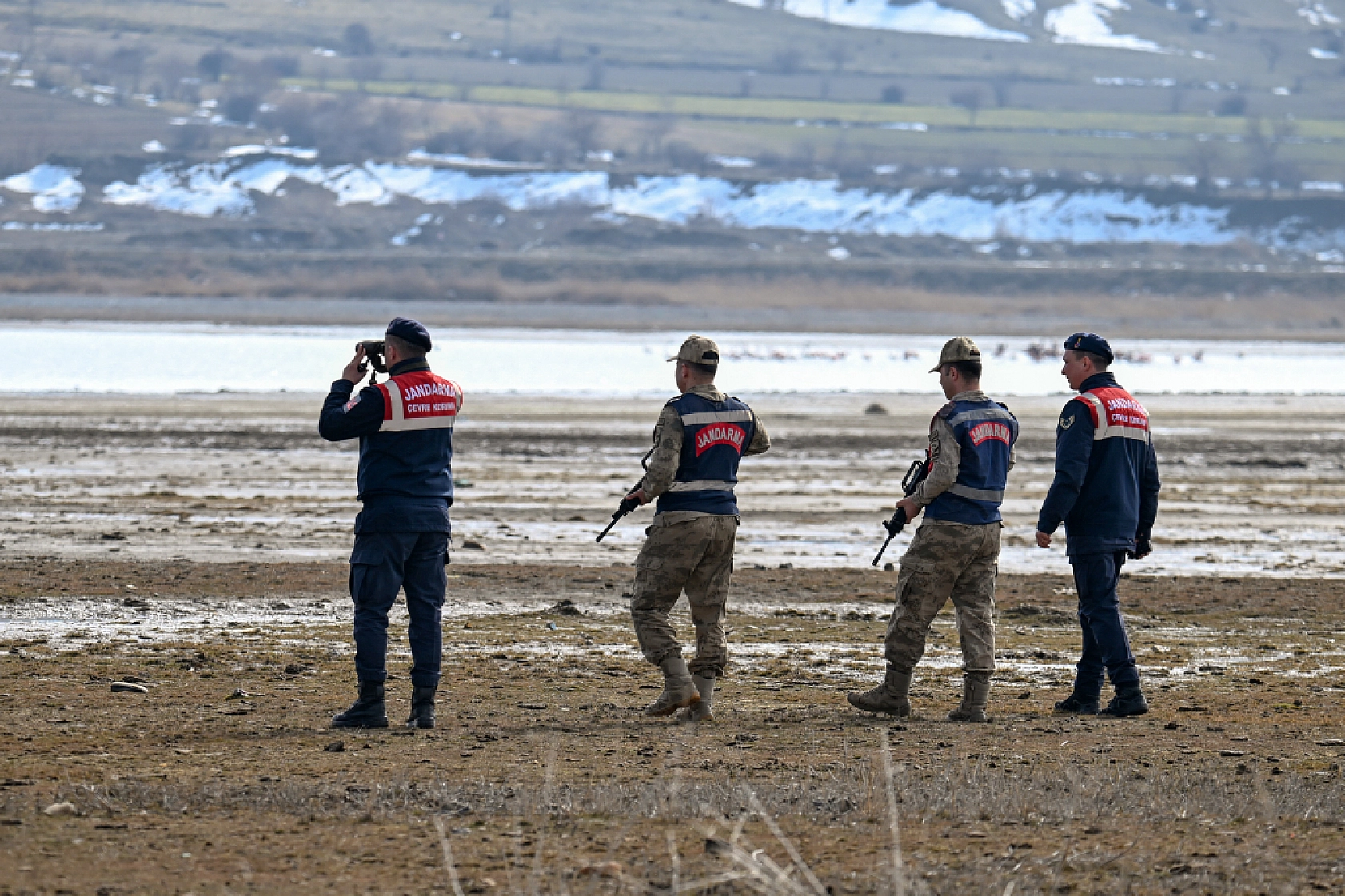 Jandarma göçmen kuş nöbetinde