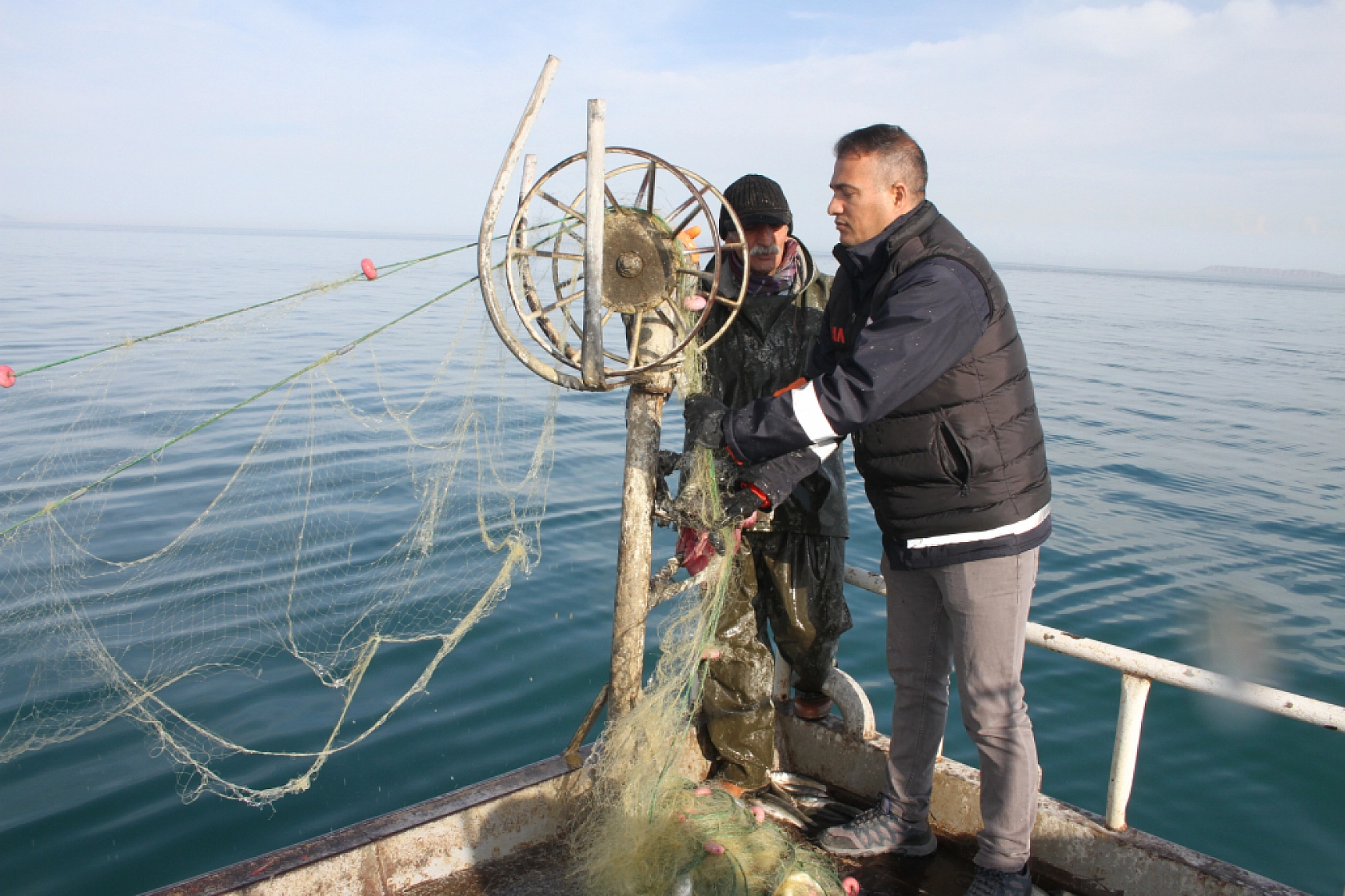 Ağlar göle bırakıldı! 15 Nisan öncesi bereket sezonu..!