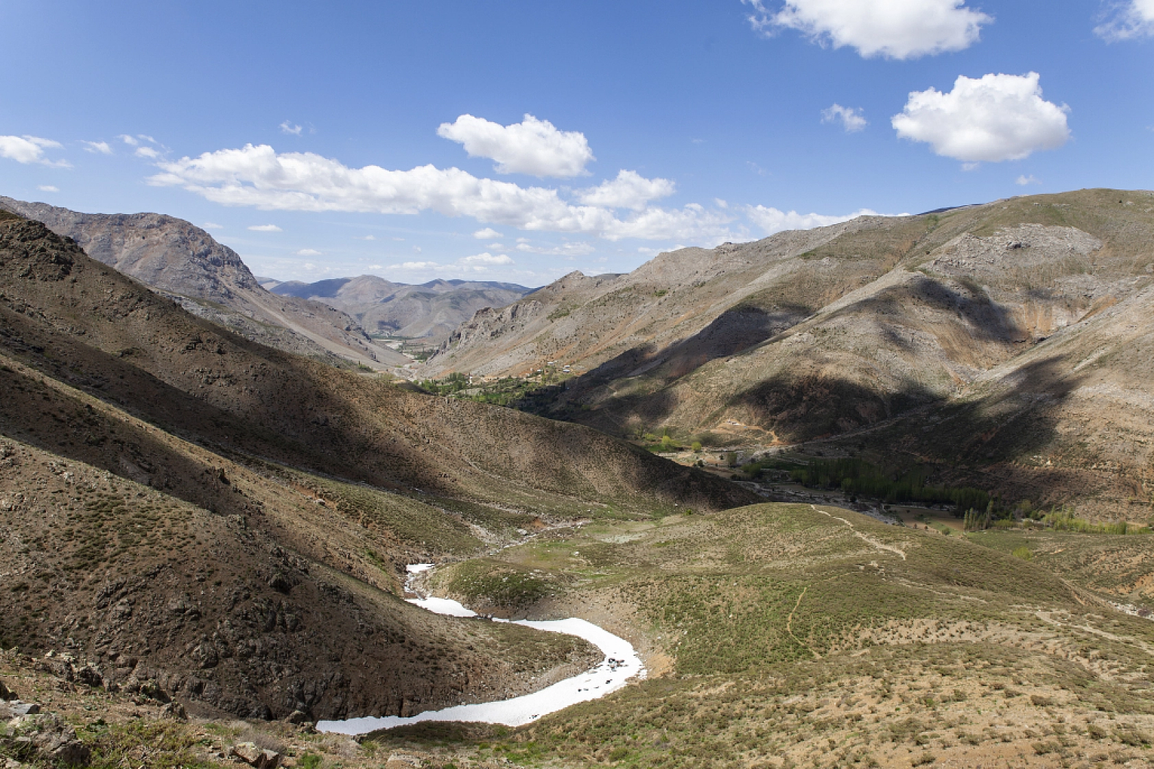 Malatya'daki vadi görkemiyle göz kamaştırıyor!