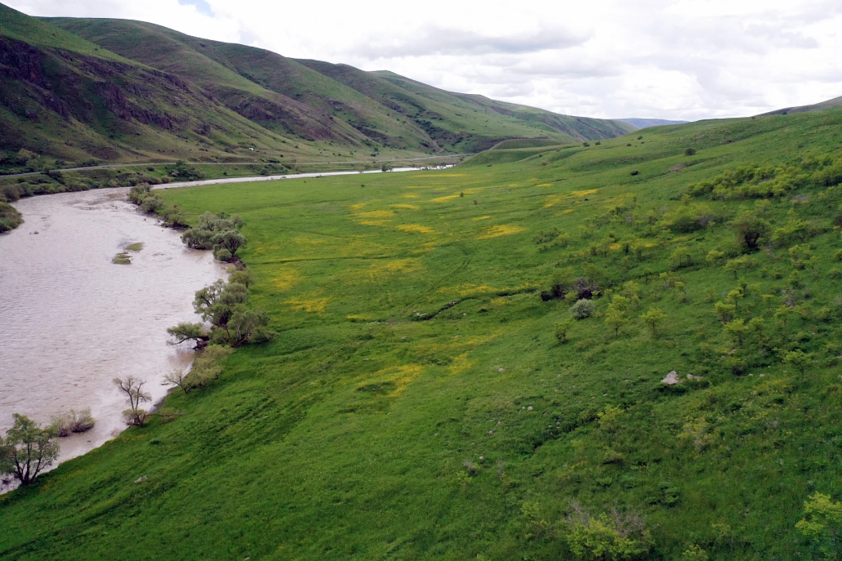 Ağrı bir yandan kış, bir yandan baharı yaşıyor..!