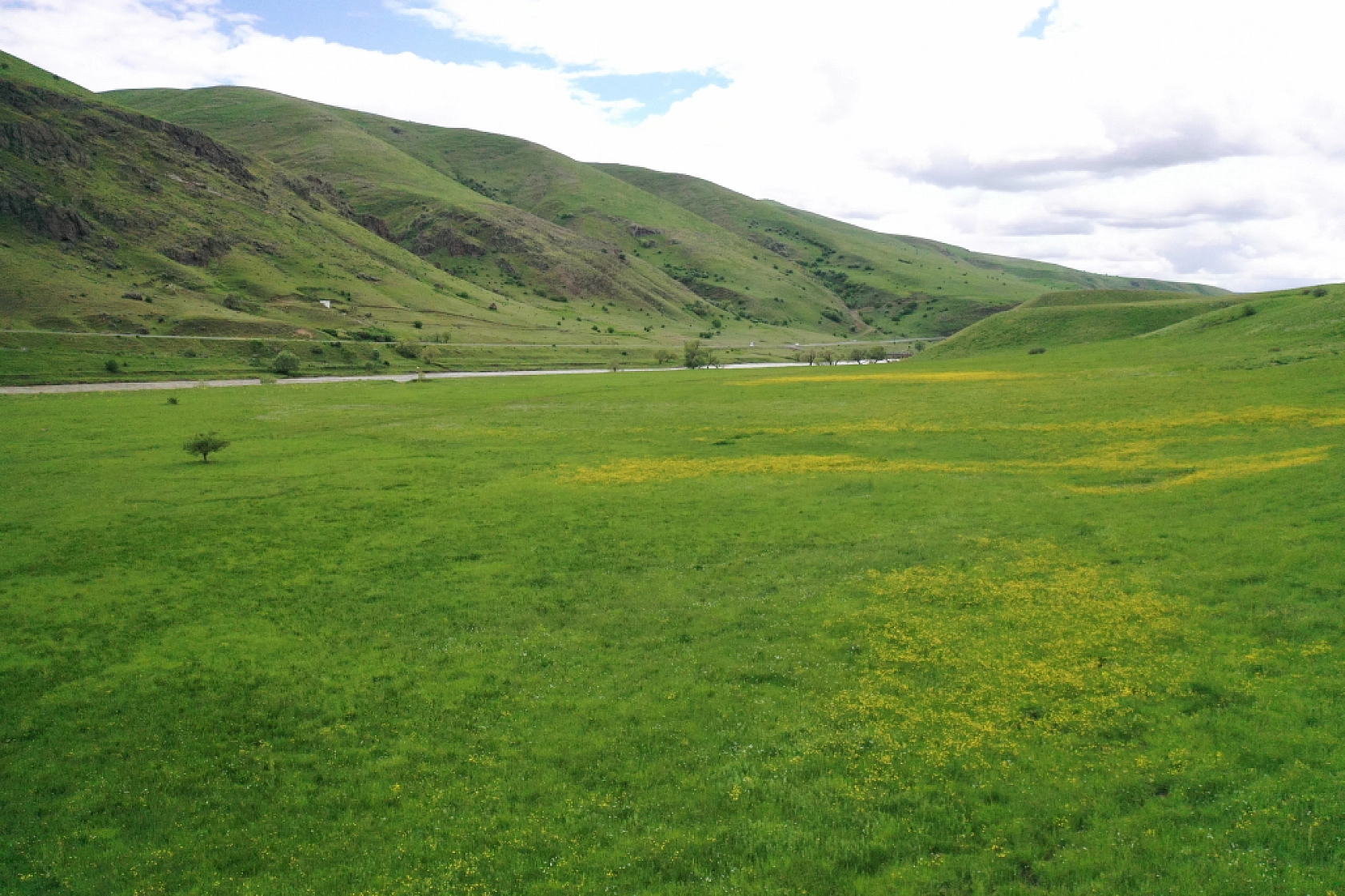Ağrı bir yandan kış, bir yandan baharı yaşıyor..!