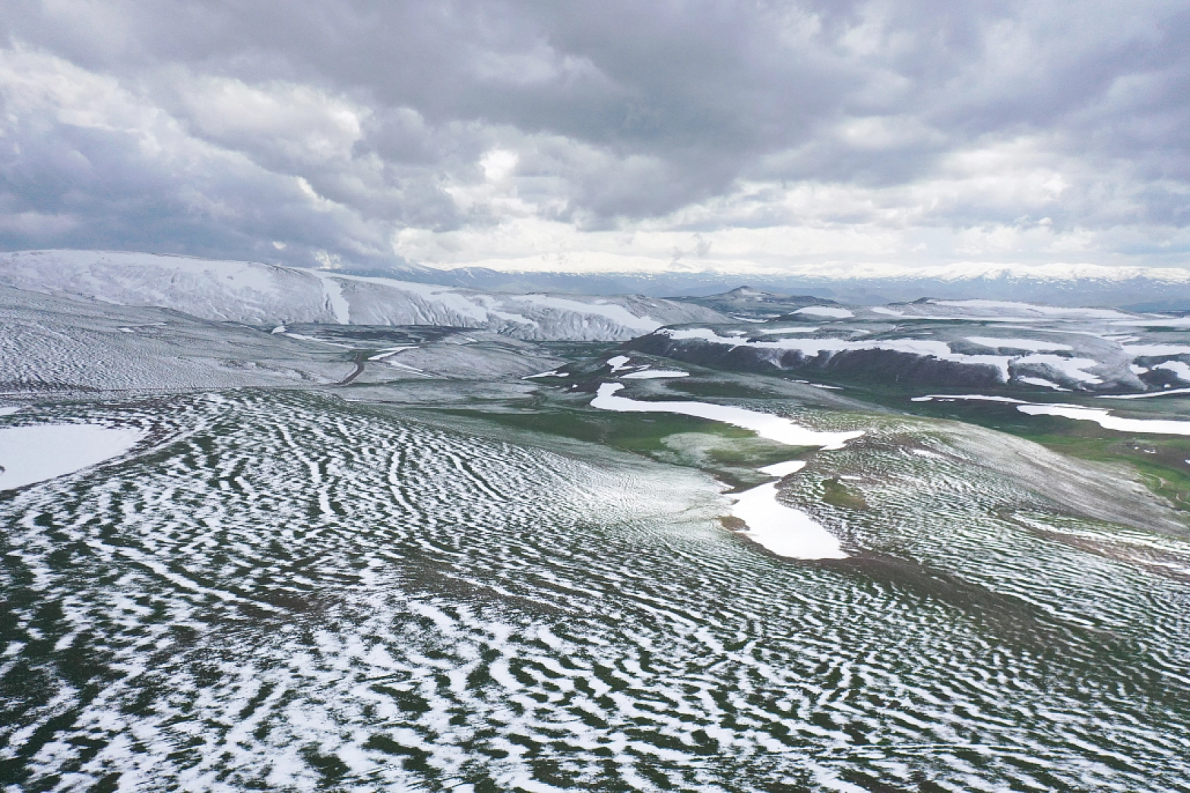 Ağrı bir yandan kış, bir yandan baharı yaşıyor..!