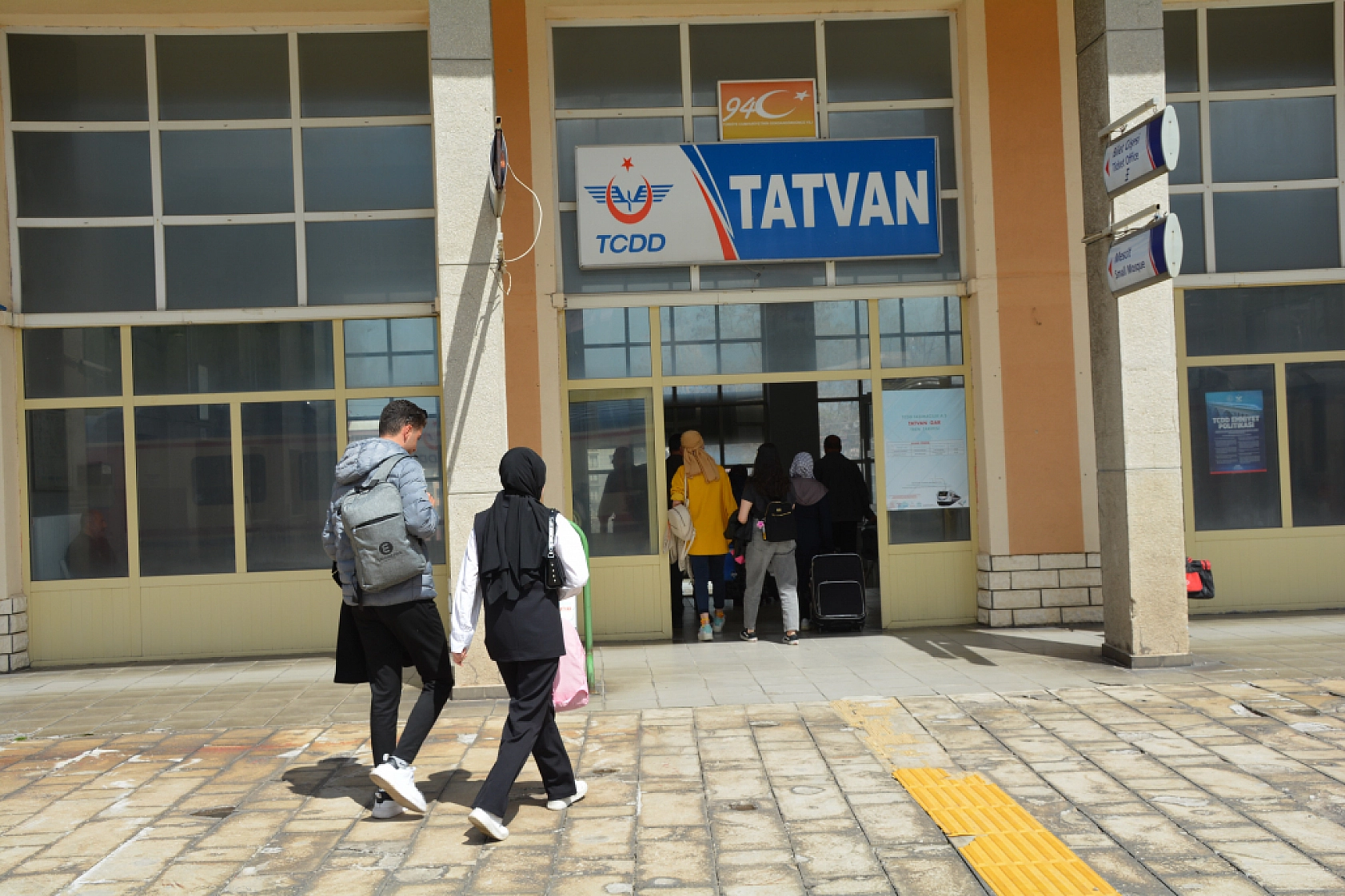 Kayseri, Sivas, Malatya, Elazığ, Bingöl'den geçerek, Bitlis'e ulaşıyor..! Ekonomiye Katkı Sağlıyor..!