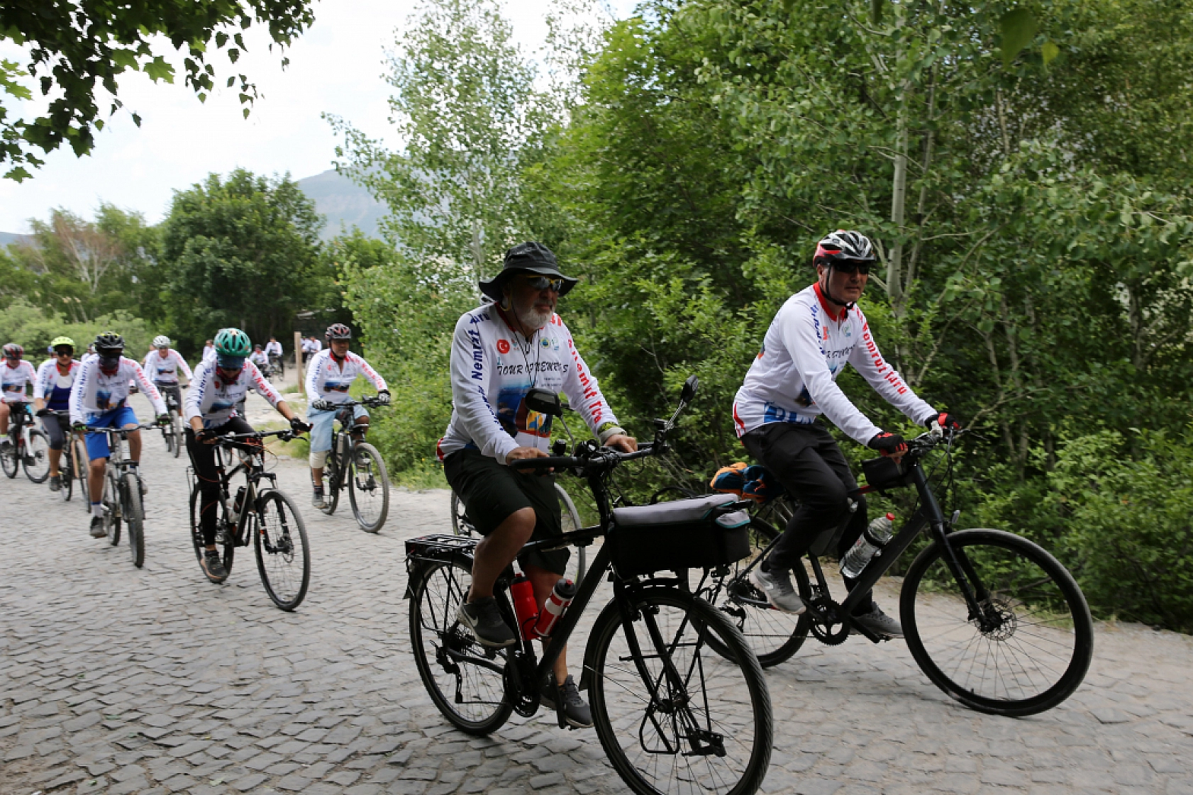 Nemrut'tan Nemrut'a Bisiklet Tutkunları Doğu'yu Pedalla Aşıyor!