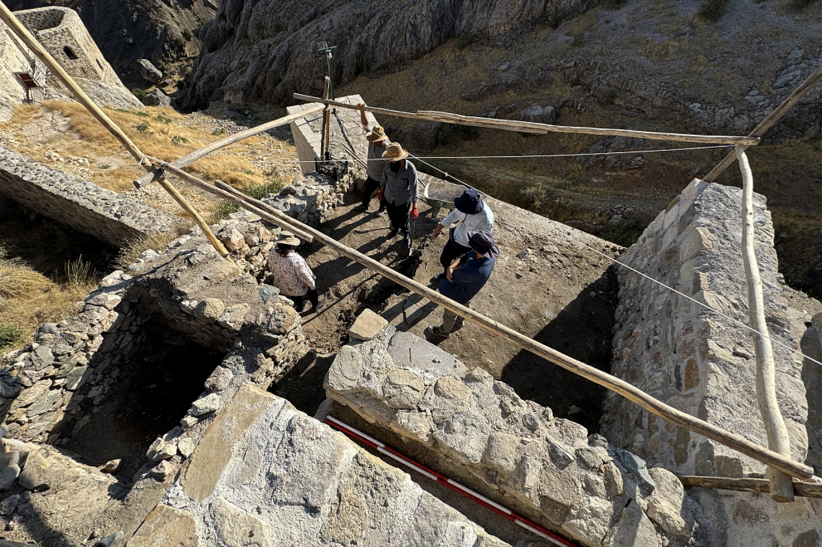 Bin Yıllık Medeniyetin İzleri Gün Yüzüne Çıkarıldı...