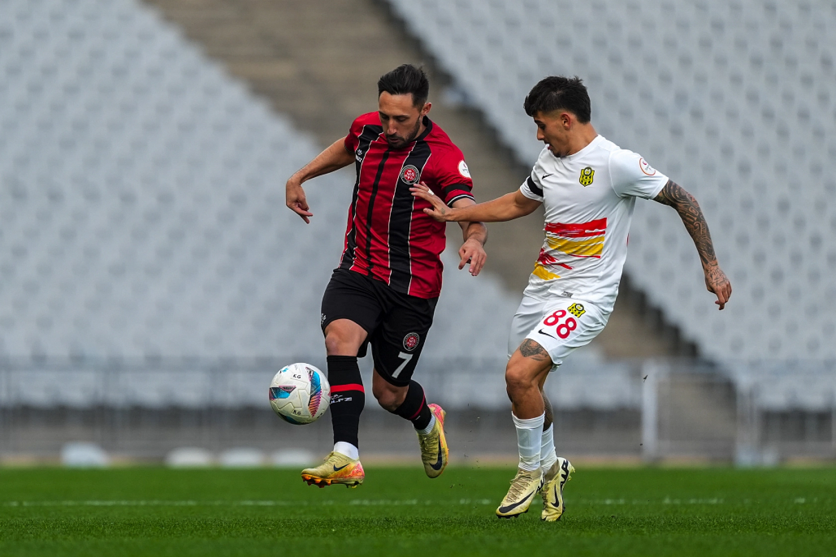 Trendyol 1. Lig Heyecanı: Camacho ve Yaman Arasında Kıyasıya Rekabet!