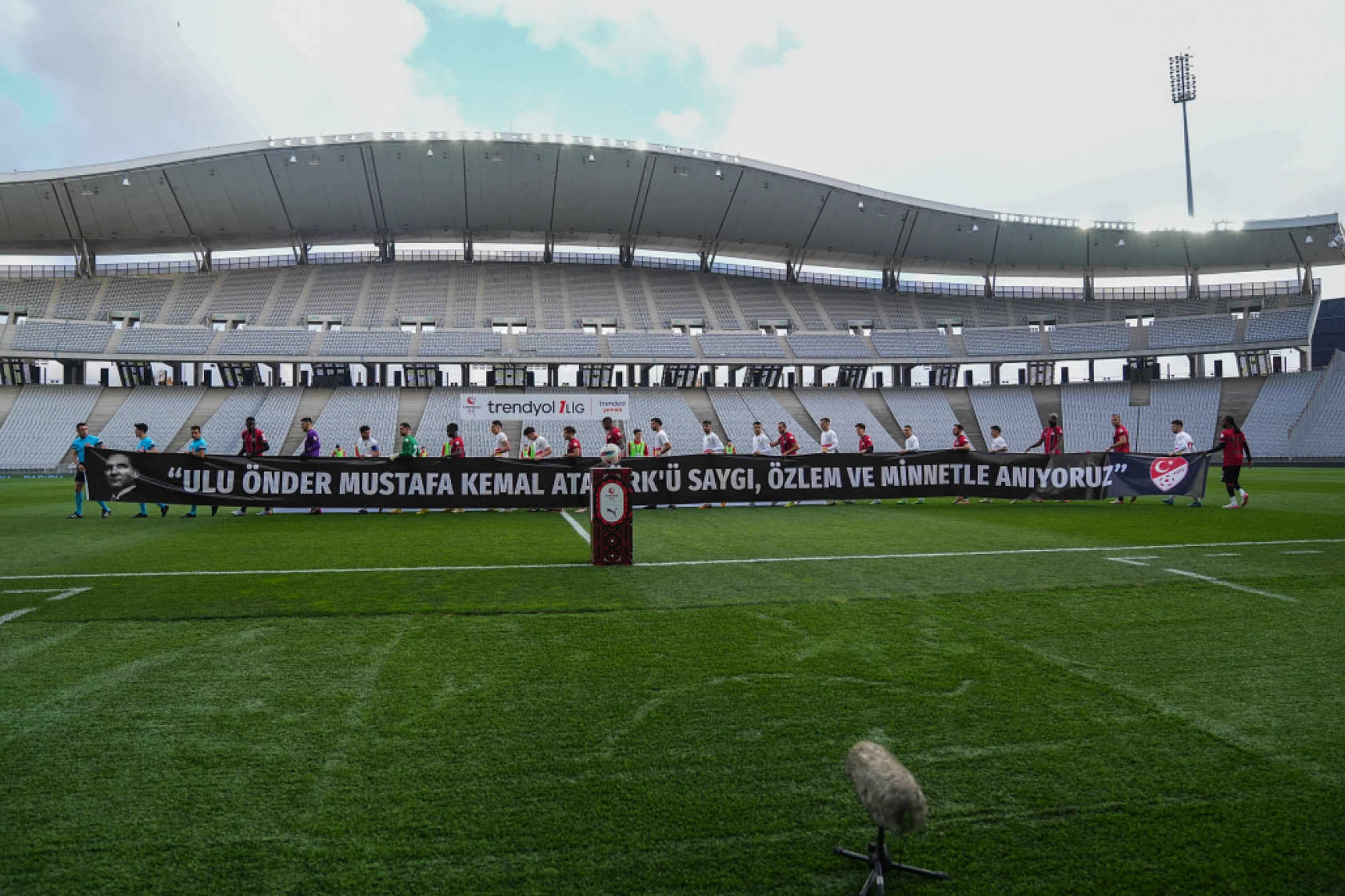 Trendyol 1. Lig Heyecanı: Camacho ve Yaman Arasında Kıyasıya Rekabet!